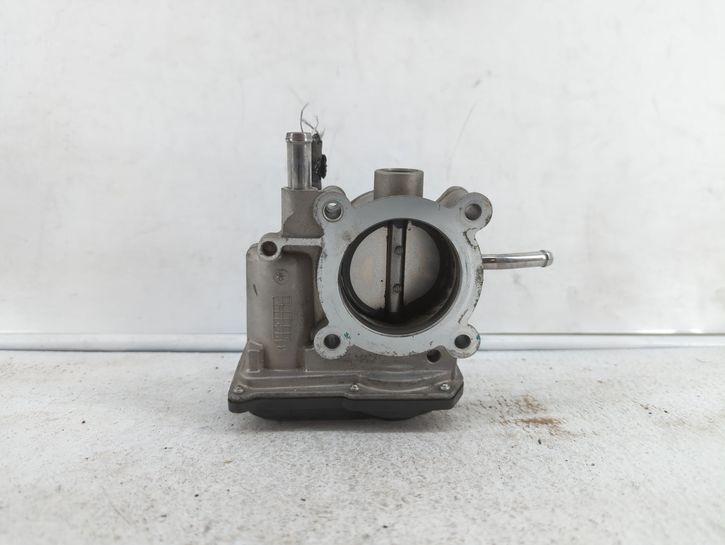 2012-2019 Kia Rio Throttle Body P/N:35100-2B300 Fits Fits 2012 2013 2014 2015 2016 2017 2018 2019 OEM Used Auto Parts - Oemu