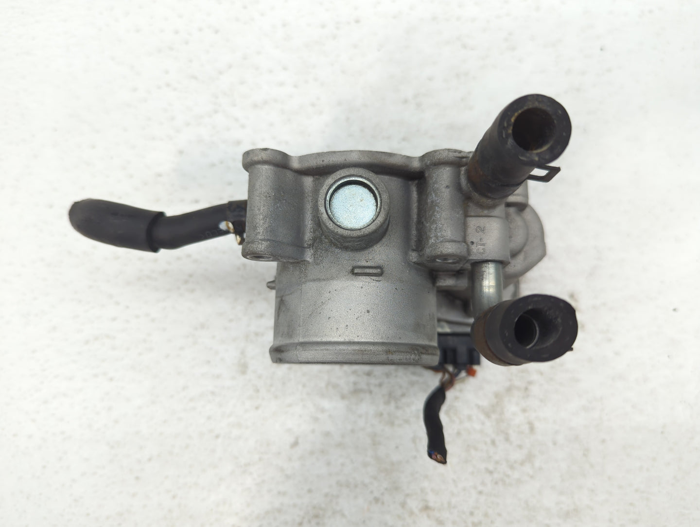 2012-2019 Kia Rio Throttle Body P/N:35100-2B300 Fits Fits 2012 2013 2014 2015 2016 2017 2018 2019 OEM Used Auto Parts - Oemu