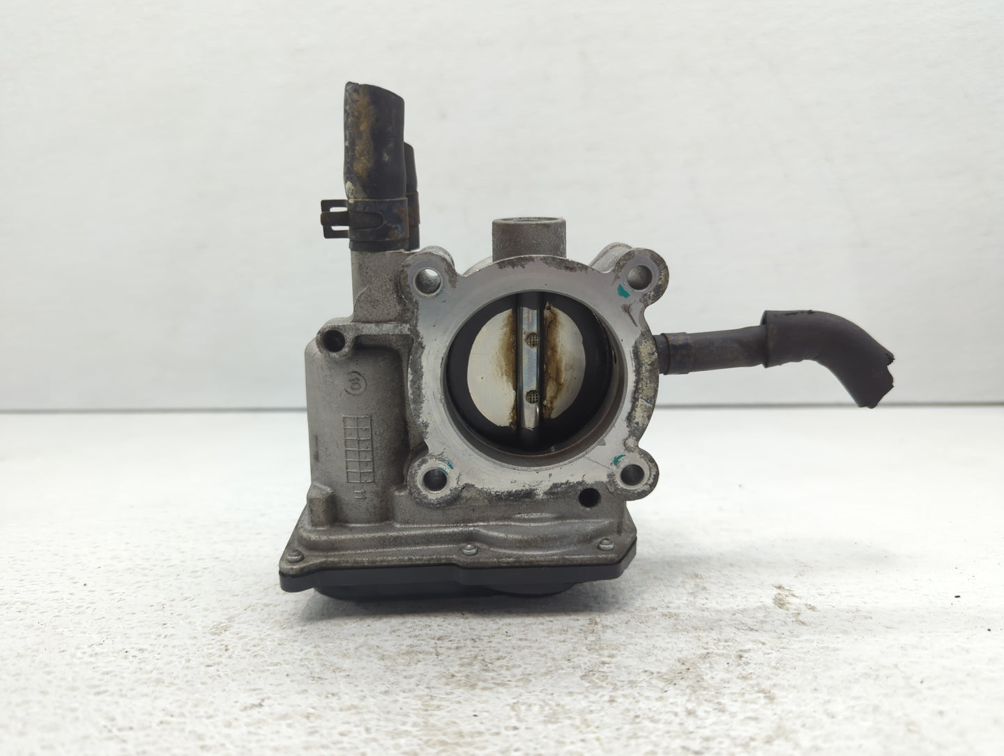 2012-2019 Kia Rio Throttle Body P/N:35100-2B300 Fits Fits 2012 2013 2014 2015 2016 2017 2018 2019 OEM Used Auto Parts - Oemu