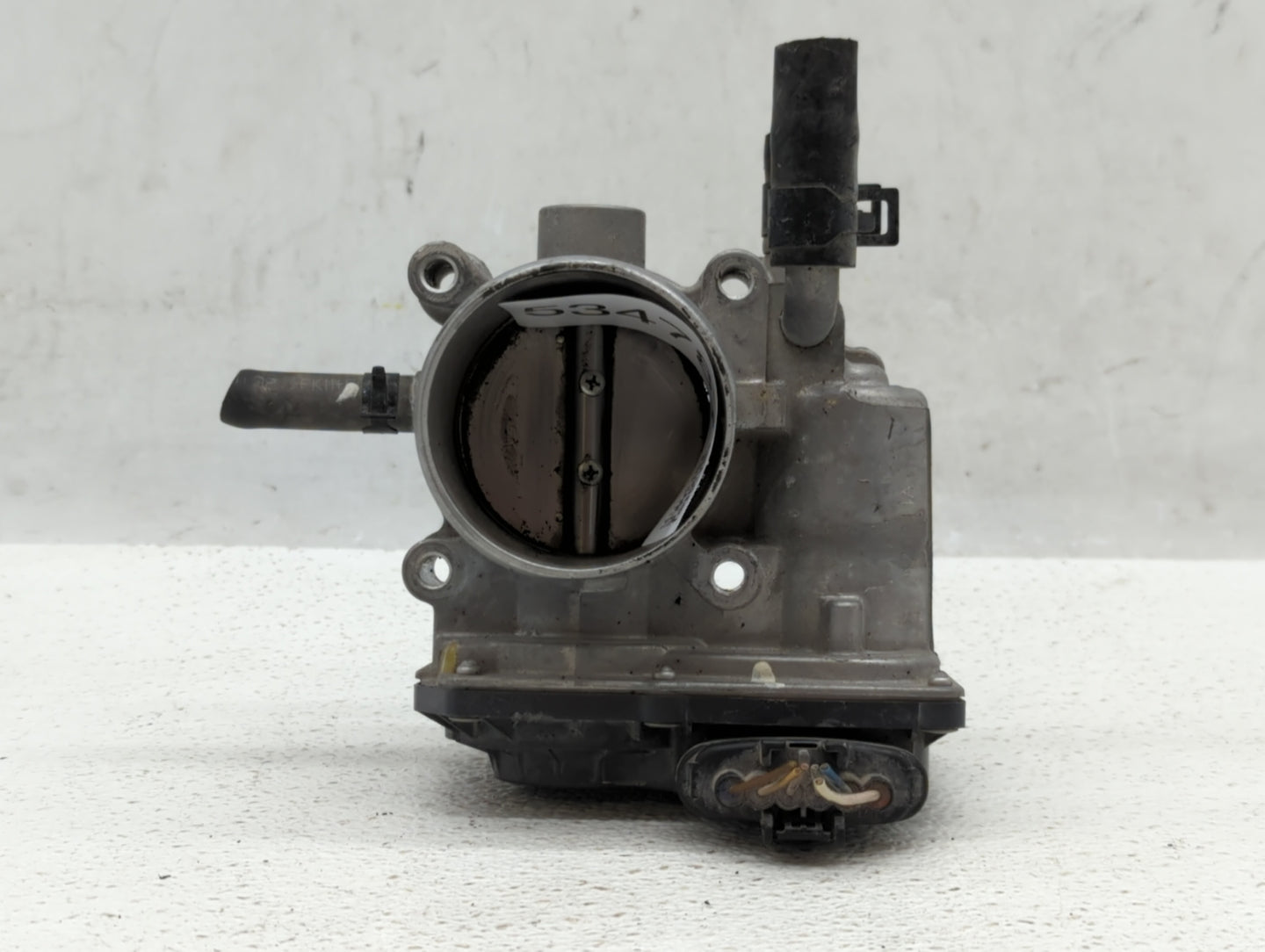 2012-2019 Kia Rio Throttle Body P/N:35100-2B300 Fits Fits 2012 2013 2014 2015 2016 2017 2018 2019 OEM Used Auto Parts - Oemu