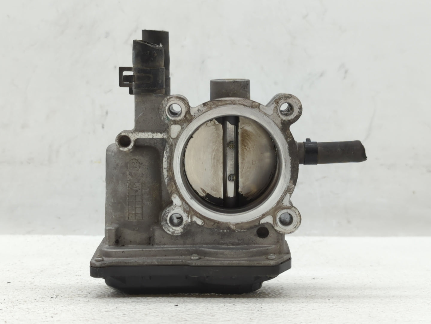 2012-2019 Kia Rio Throttle Body P/N:35100-2B300 Fits Fits 2012 2013 2014 2015 2016 2017 2018 2019 OEM Used Auto Parts - Oemu