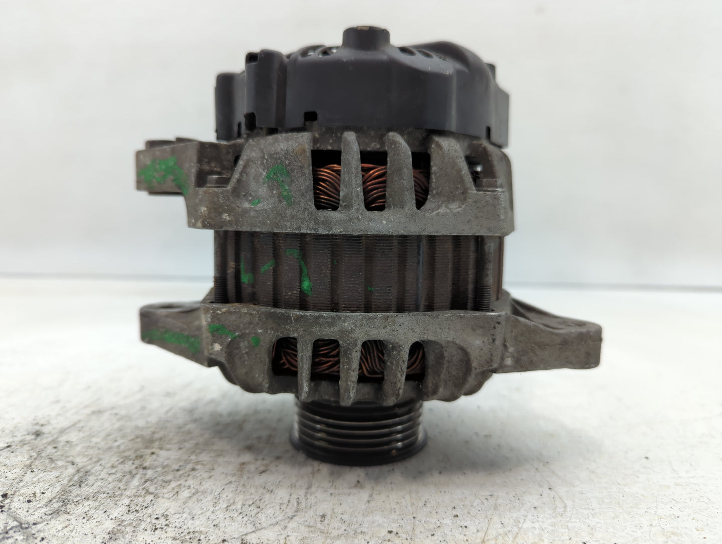 2012-2016 Kia Rio Alternator Replacement Generator Charging Assembly Engine OEM P/N:2607372 37300-2B300 Fits OEM Used Auto P