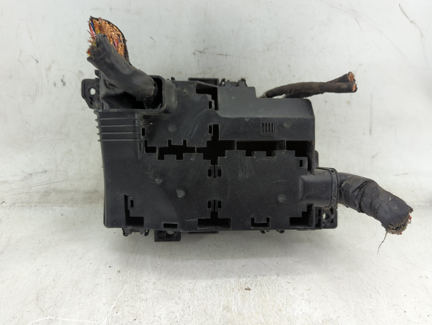 2007-2012 Kia Rondo Fusebox Fuse Box Panel Relay Module P/N:91950-1D150 Fits Fits 2007 2008 2009 2010 2011 2012 OEM Used Aut