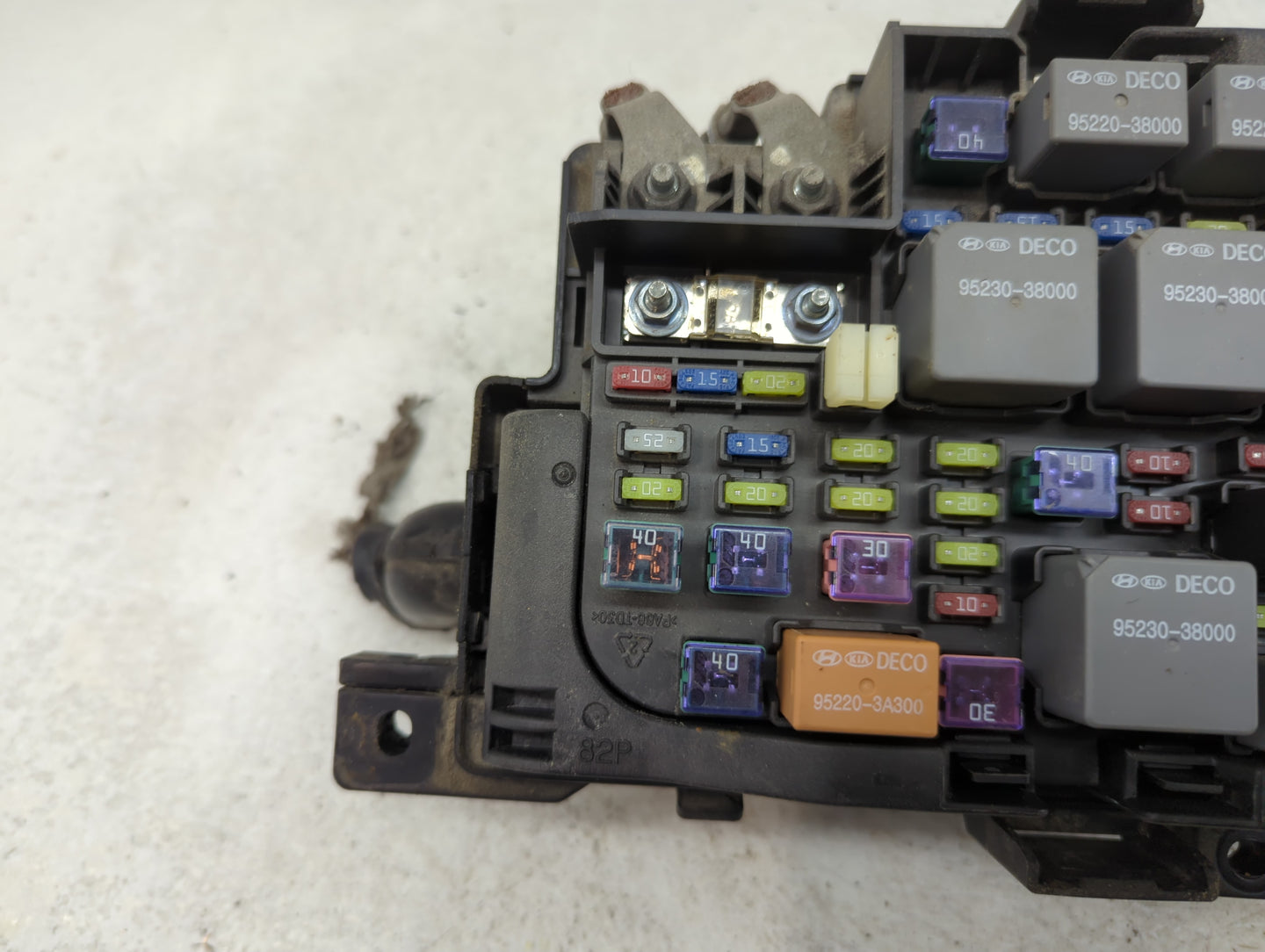 2007-2012 Kia Rondo Fusebox Fuse Box Panel Relay Module P/N:91950-1D150 Fits Fits 2007 2008 2009 2010 2011 2012 OEM Used Aut