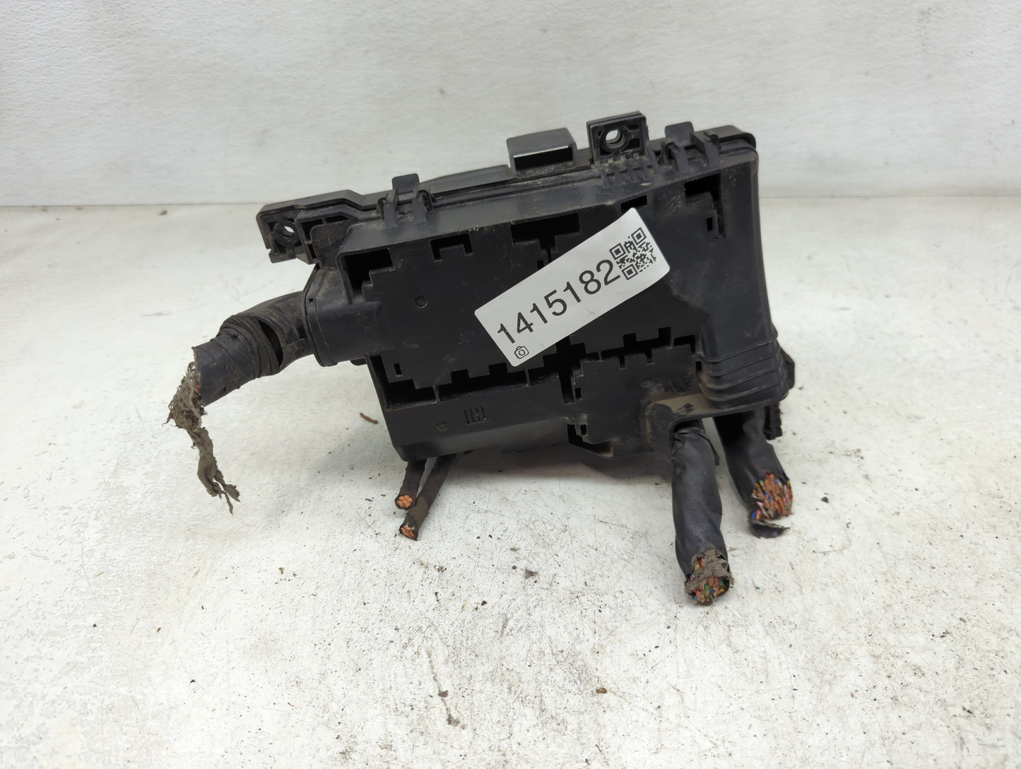 2007-2012 Kia Rondo Fusebox Fuse Box Panel Relay Module P/N:91950-1D150 Fits Fits 2007 2008 2009 2010 2011 2012 OEM Used Aut