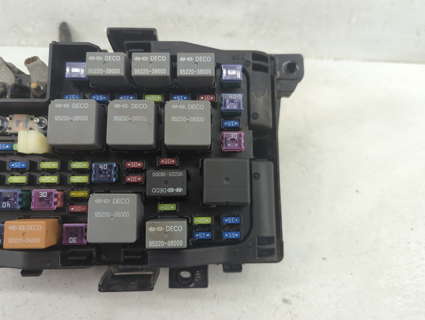 2007-2012 Kia Rondo Fusebox Fuse Box Panel Relay Module P/N:91950-1D150 Fits Fits 2007 2008 2009 2010 2011 2012 OEM Used Aut