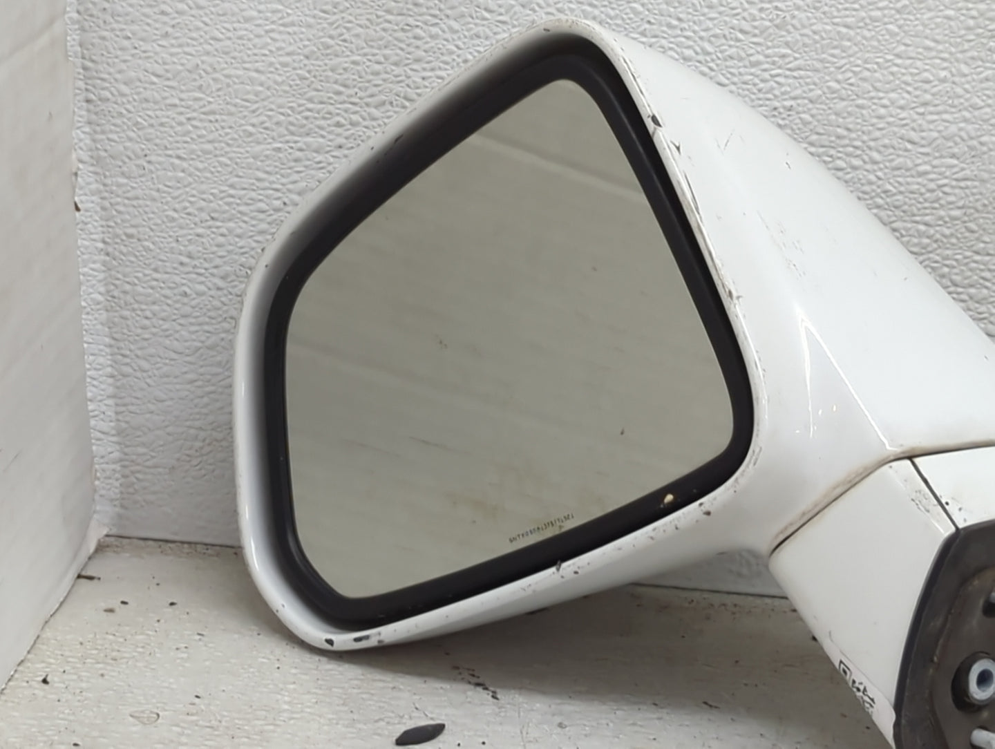 2010-2012 Kia Rondo Driver Side View Mirror - Left Door Mirror OEM Used - Oemusedautoparts1.com