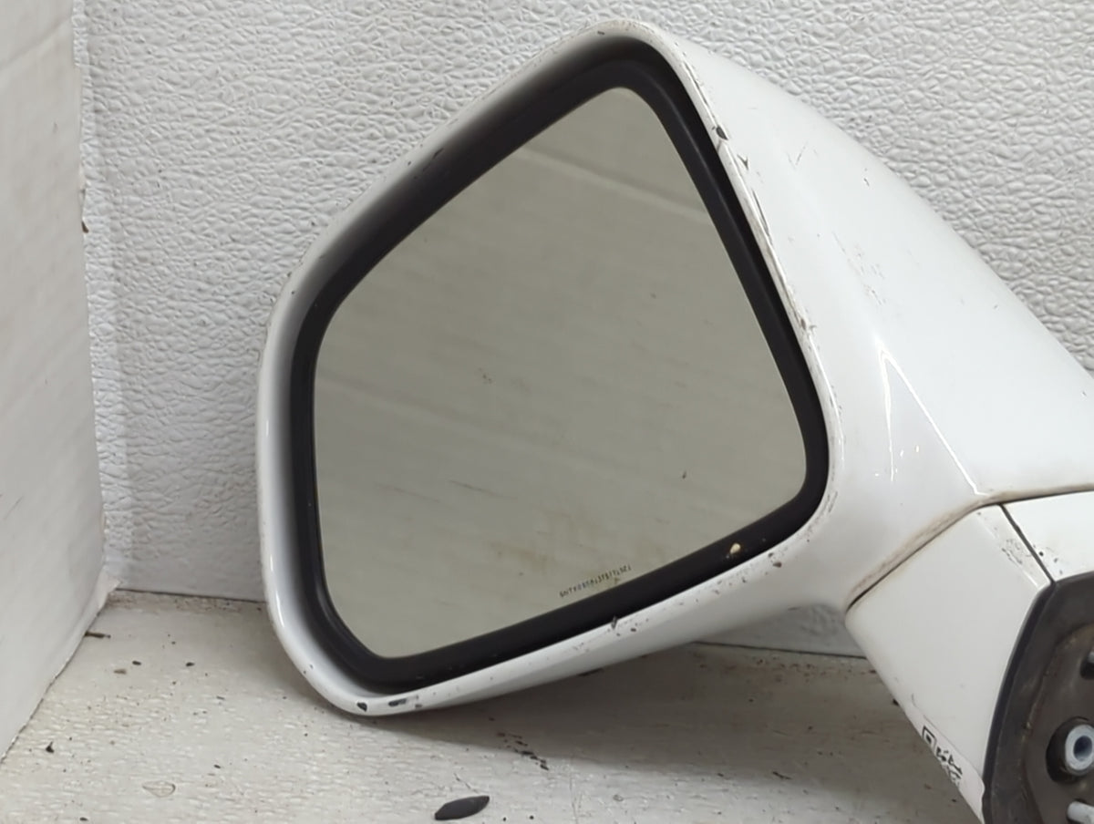 2010-2012 Kia Rondo Driver Side View Mirror - Left Door Mirror OEM Used - Oemusedautoparts1.com