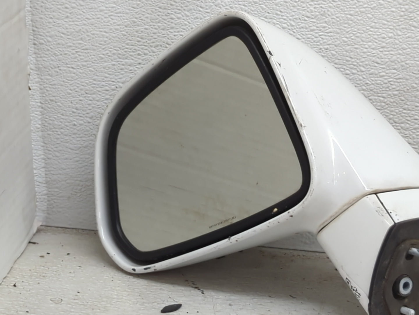 2010-2012 Kia Rondo Driver Side View Mirror - Left Door Mirror OEM Used - Oemusedautoparts1.com