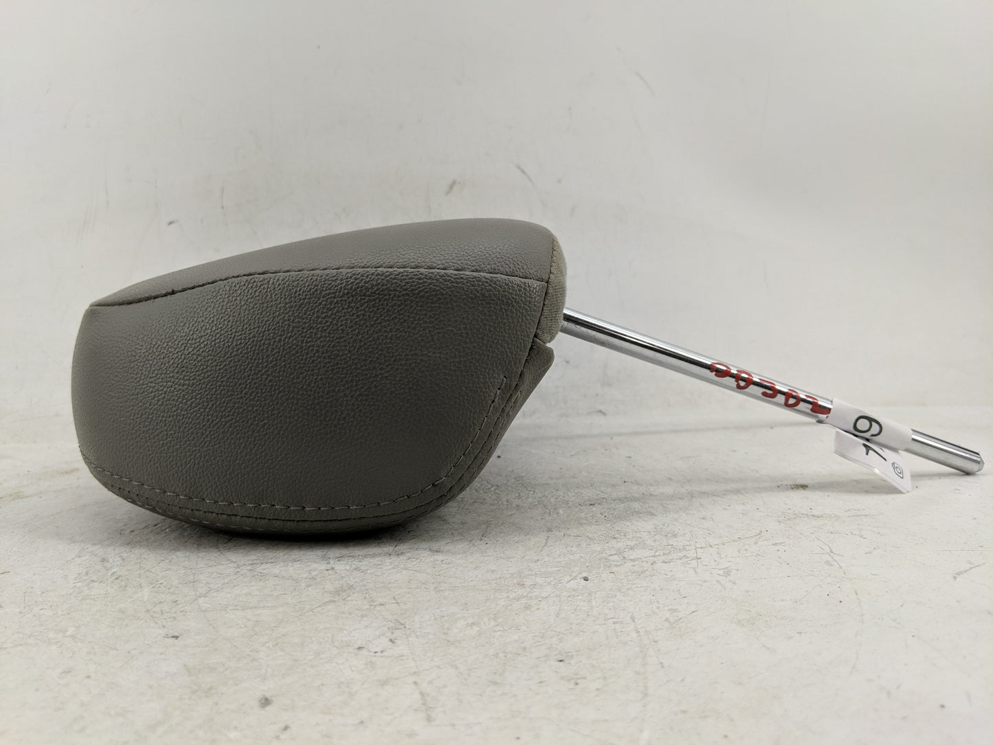 2012 Kia Sedona Headrest Head Rest Front Driver Passenger Seat Fits OEM Used Auto Parts - Oemusedautoparts1.com