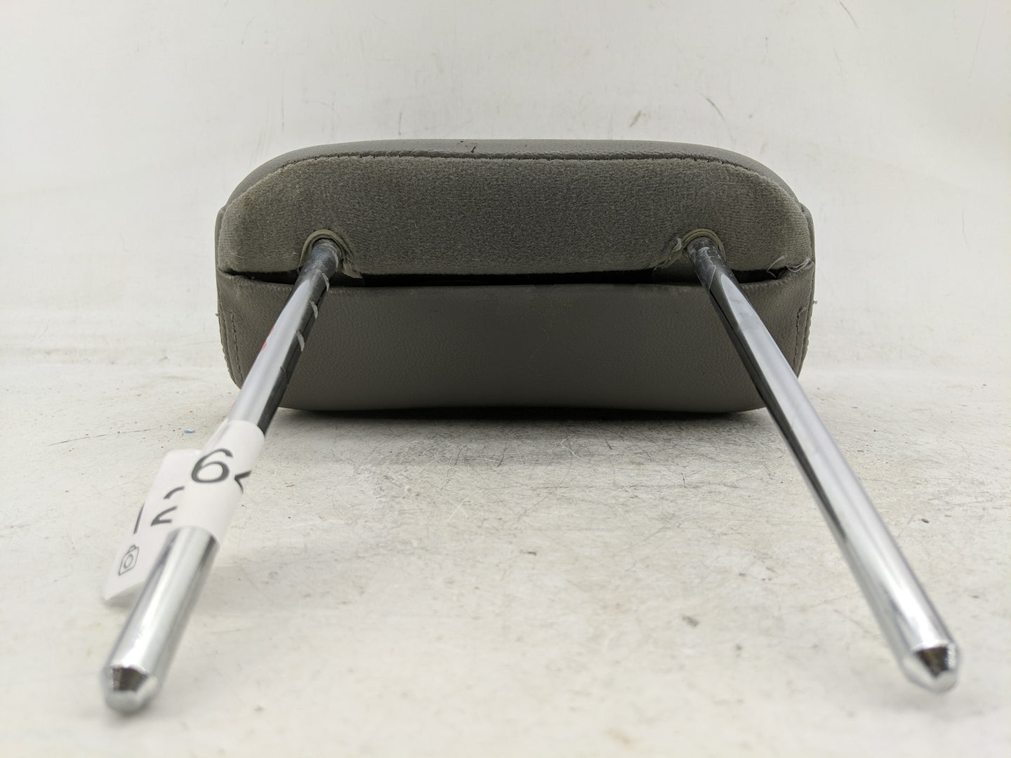 2012 Kia Sedona Headrest Head Rest Front Driver Passenger Seat Fits OEM Used Auto Parts - Oemusedautoparts1.com