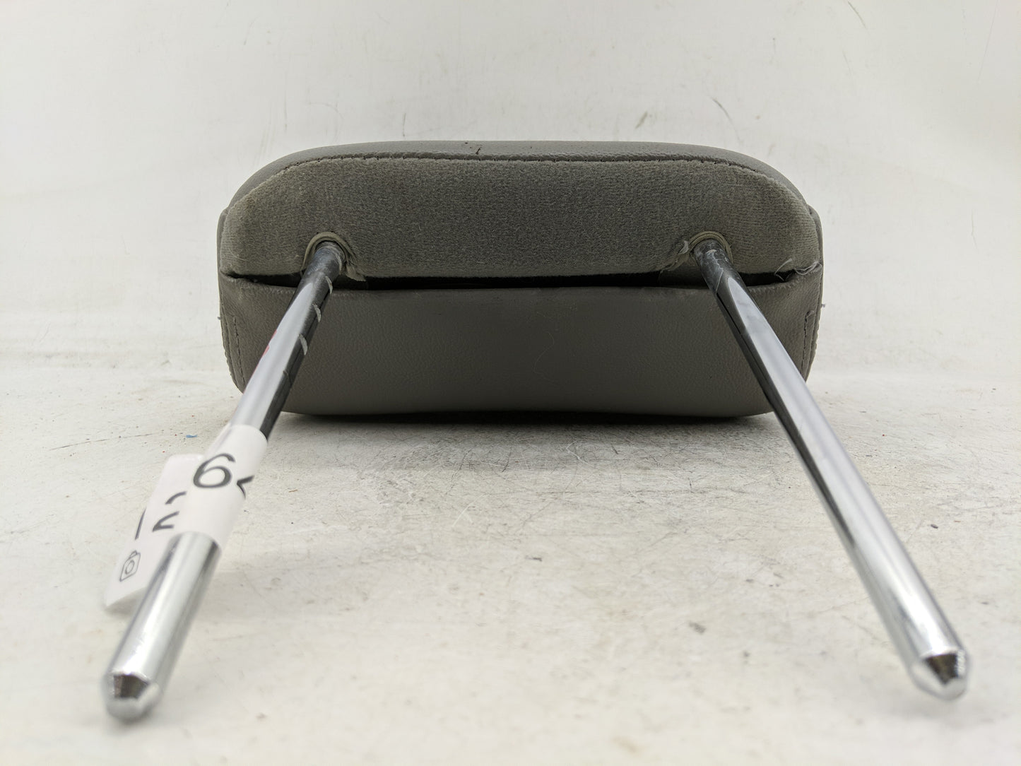 2012 Kia Sedona Headrest Head Rest Front Driver Passenger Seat Fits OEM Used Auto Parts - Oemusedautoparts1.com