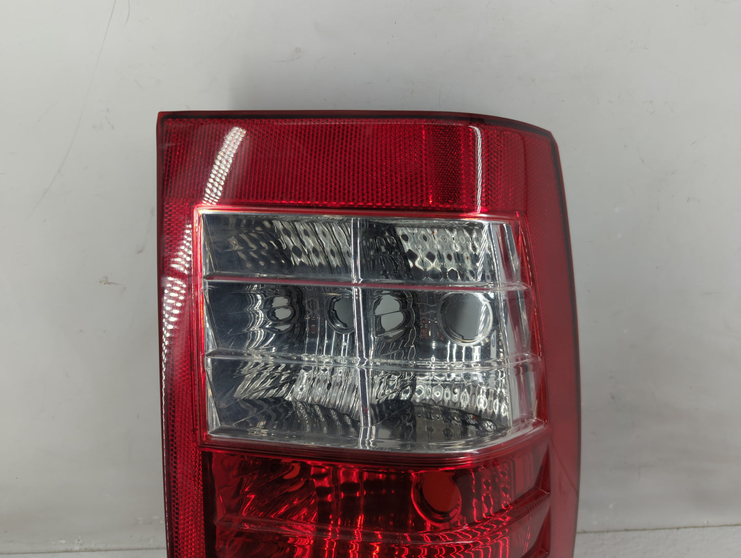 2010-2014 Kia Sedona Tail Light Assembly Passenger Right OEM P/N:924-4JO Fits Fits 2007 2008 2009 2010 2011 2012 2014 OEM Us