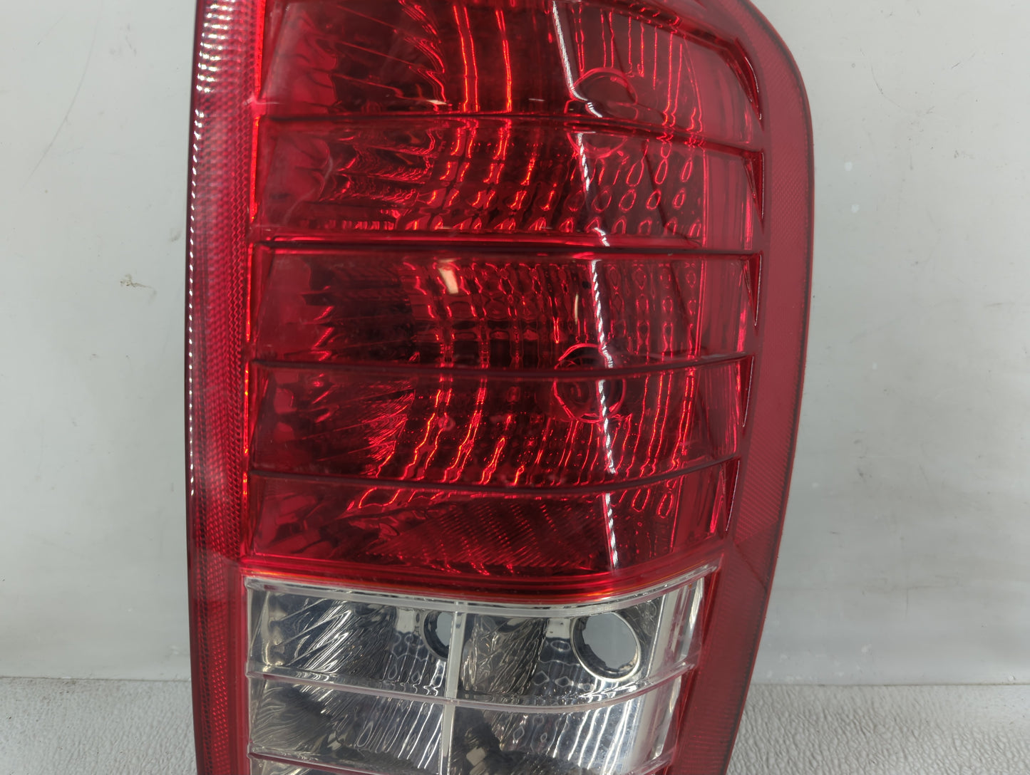 2012 Kia Sedona Tail Light Assembly Passenger Right OEM Fits OEM Used Auto Parts - Oemusedautoparts1.com