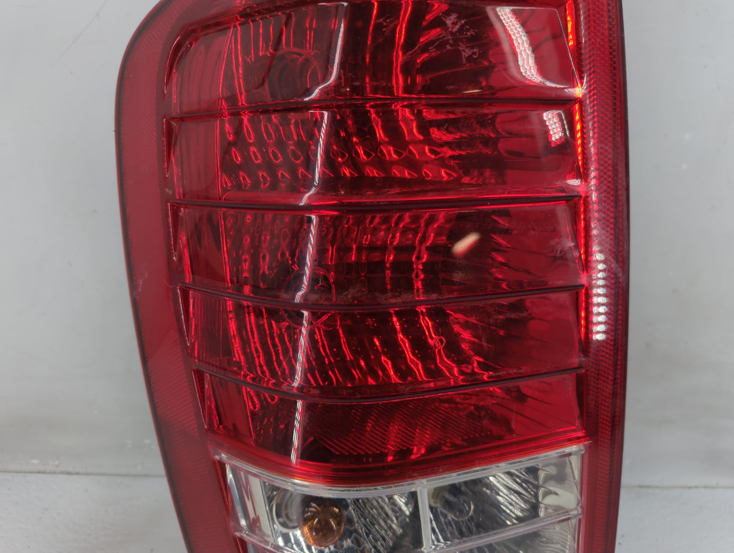 2012 Kia Sedona Tail Light Assembly Driver Left OEM P/N:924-4JO Fits OEM Used Auto Parts - Oemusedautoparts1.com