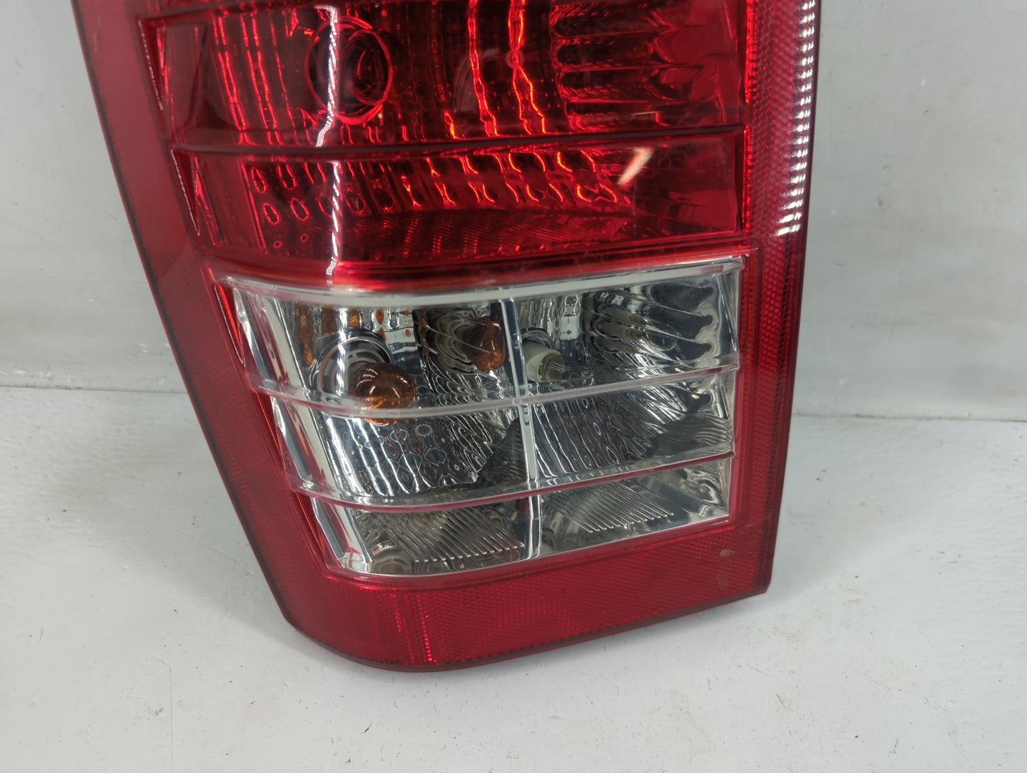 2012 Kia Sedona Tail Light Assembly Driver Left OEM P/N:924-4JO Fits OEM Used Auto Parts - Oemusedautoparts1.com