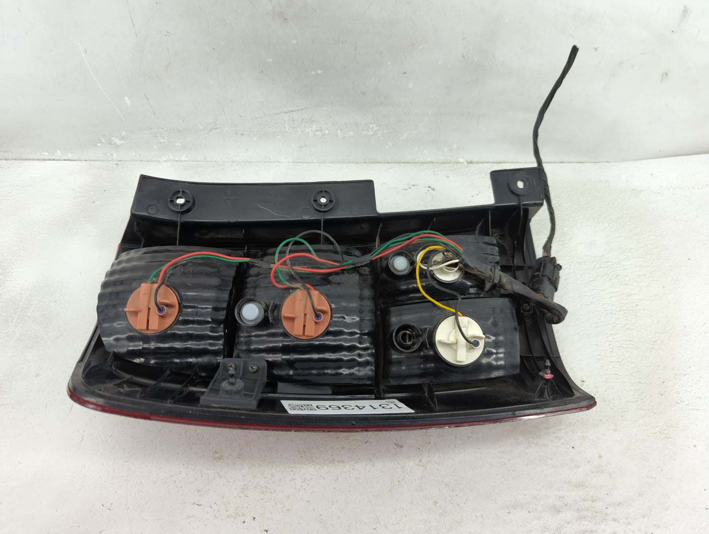 2010-2014 Kia Sedona Tail Light Assembly Passenger Right OEM Fits Fits 2007 2008 2009 2010 2011 2012 2014 OEM Used Auto Part