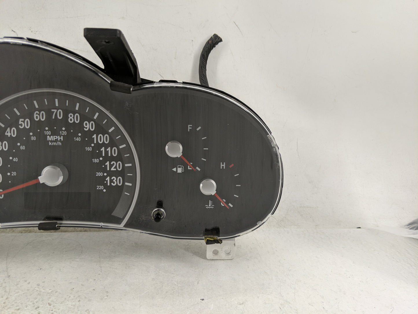 2011-2014 Kia Sedona Instrument Cluster Speedometer Gauges P/N:94011-4D080 Fits Fits 2011 2012 2014 OEM Used Auto Parts - Oe