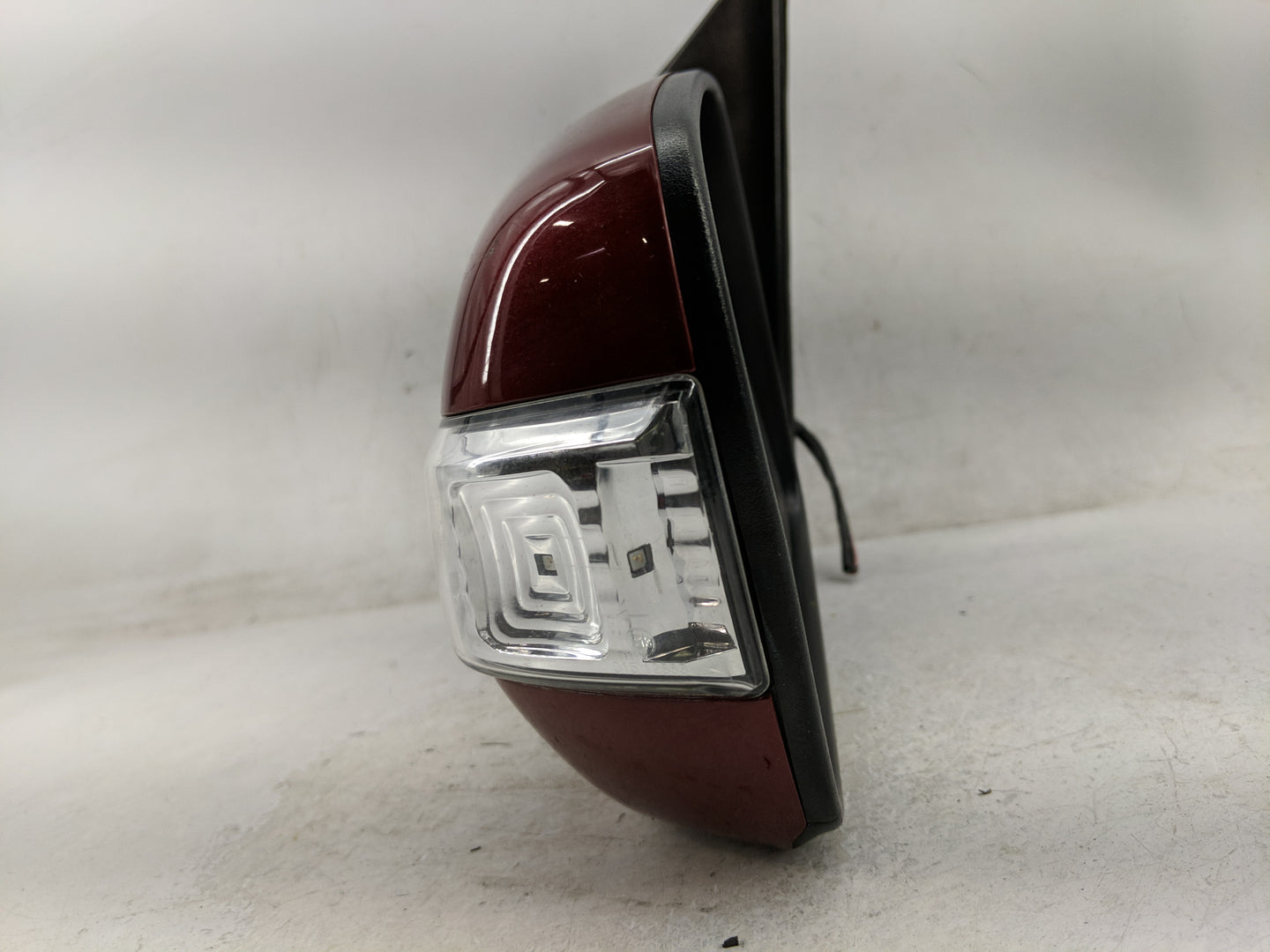 2011-2014 Kia Sedona Driver Side View Mirror - Left Door Mirror OEM Used - Oemusedautoparts1.com