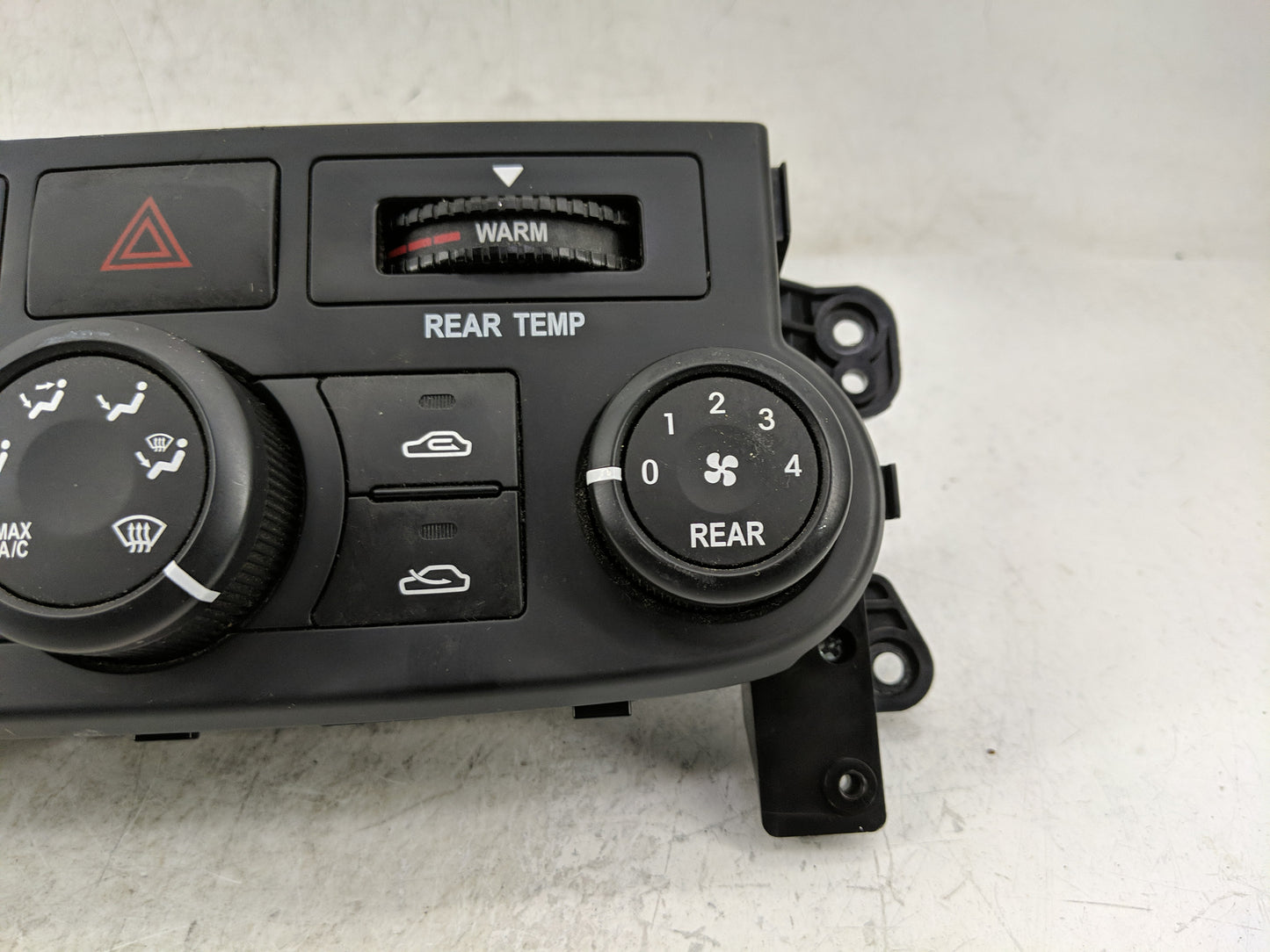 2006-2014 Kia Sedona Climate Control Module Temperature AC/Heater Replacement P/N:B40 P02 Fits OEM Used Auto Parts - Oemused