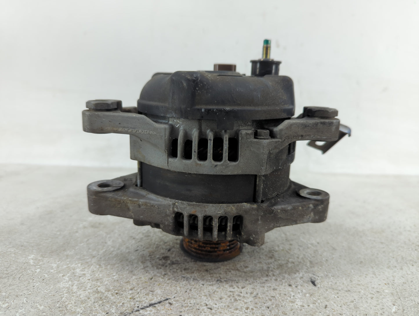 2011-2018 Kia Sedona Alternator Replacement Generator Charging Assembly Engine OEM P/N:104210-2870 37300-3C510 Fits OEM Used