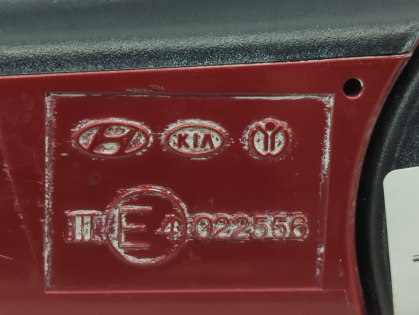 2011-2014 Kia Sedona Driver Side View Mirror - Left Door Mirror OEM Used - Oemusedautoparts1.com