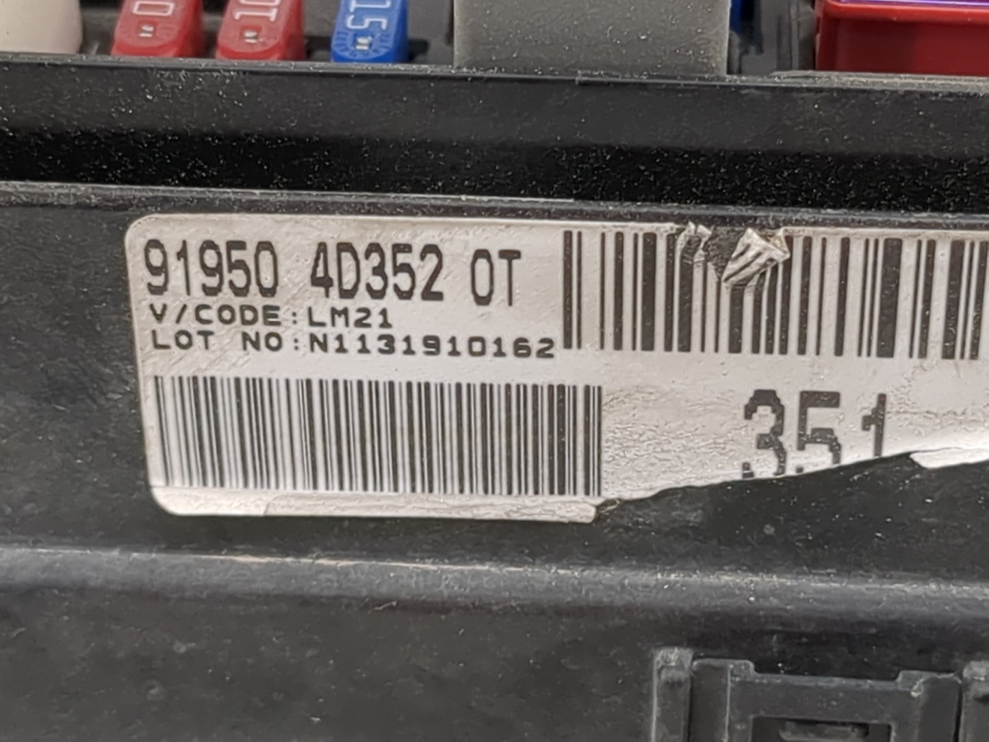 2011-2014 Kia Sedona Fusebox Fuse Box Panel Relay Module P/N:919504D352 CK2A26770 Fits Fits 2011 2012 2014 OEM Used Auto Par