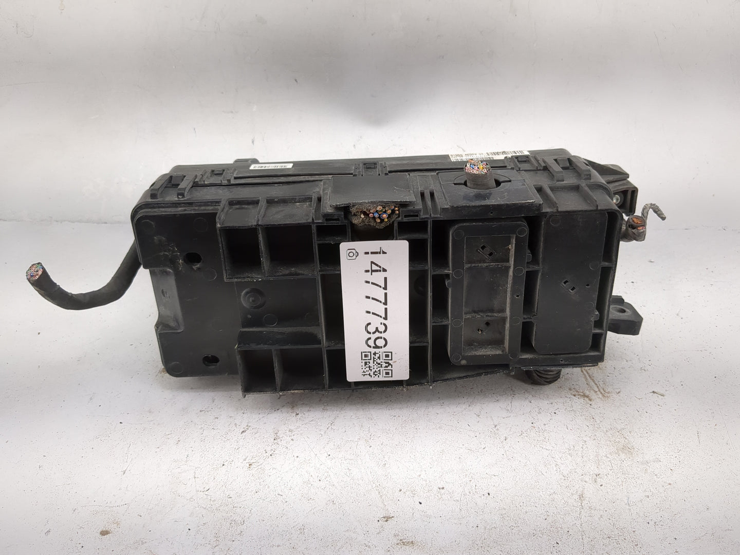 2011-2014 Kia Sedona Fusebox Fuse Box Panel Relay Module P/N:919504D352 CK2A26770 Fits Fits 2011 2012 2014 OEM Used Auto Par