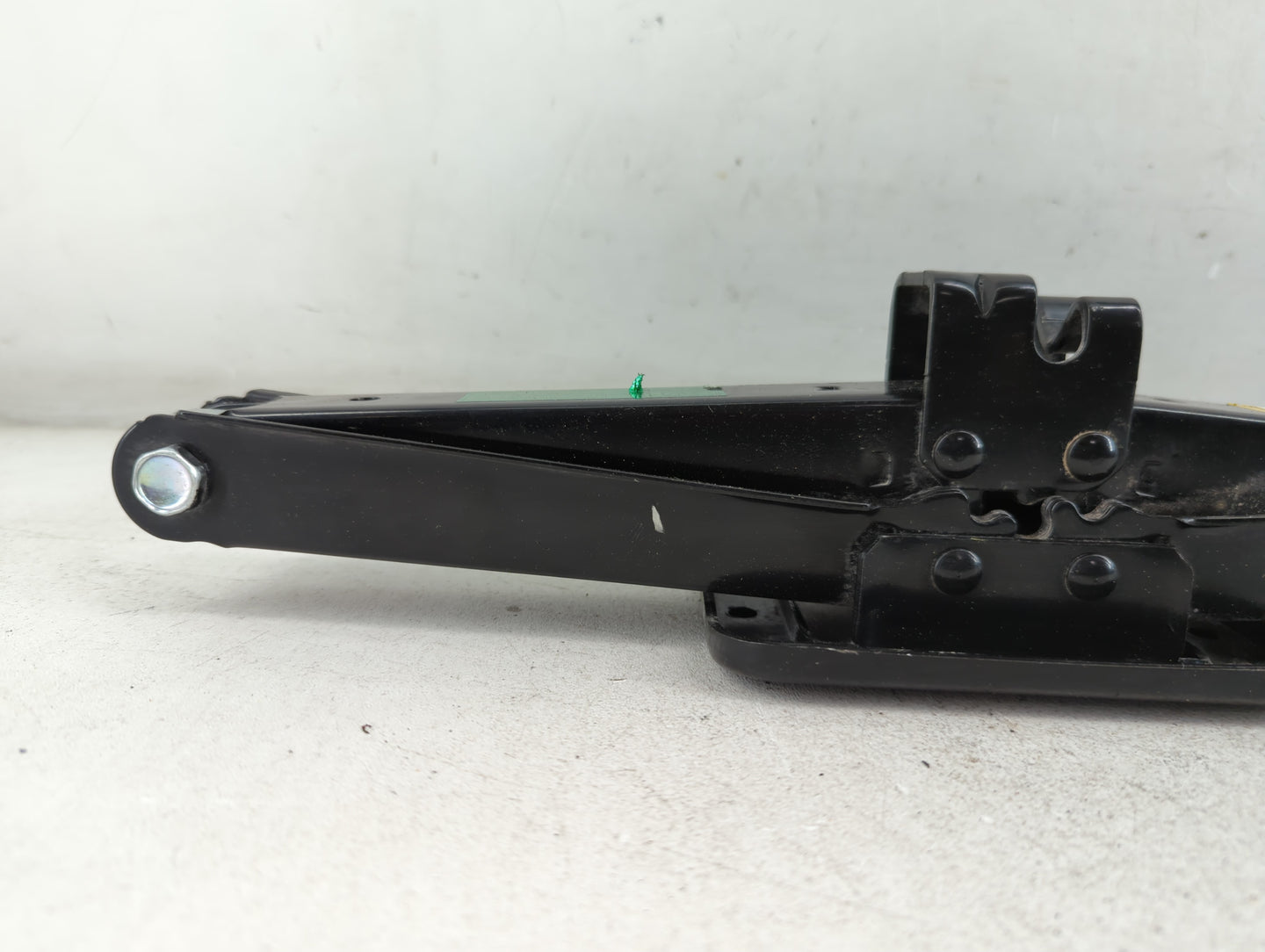 2012 Kia Sorento Spare Scissor Car Jack - Oemusedautoparts1.com