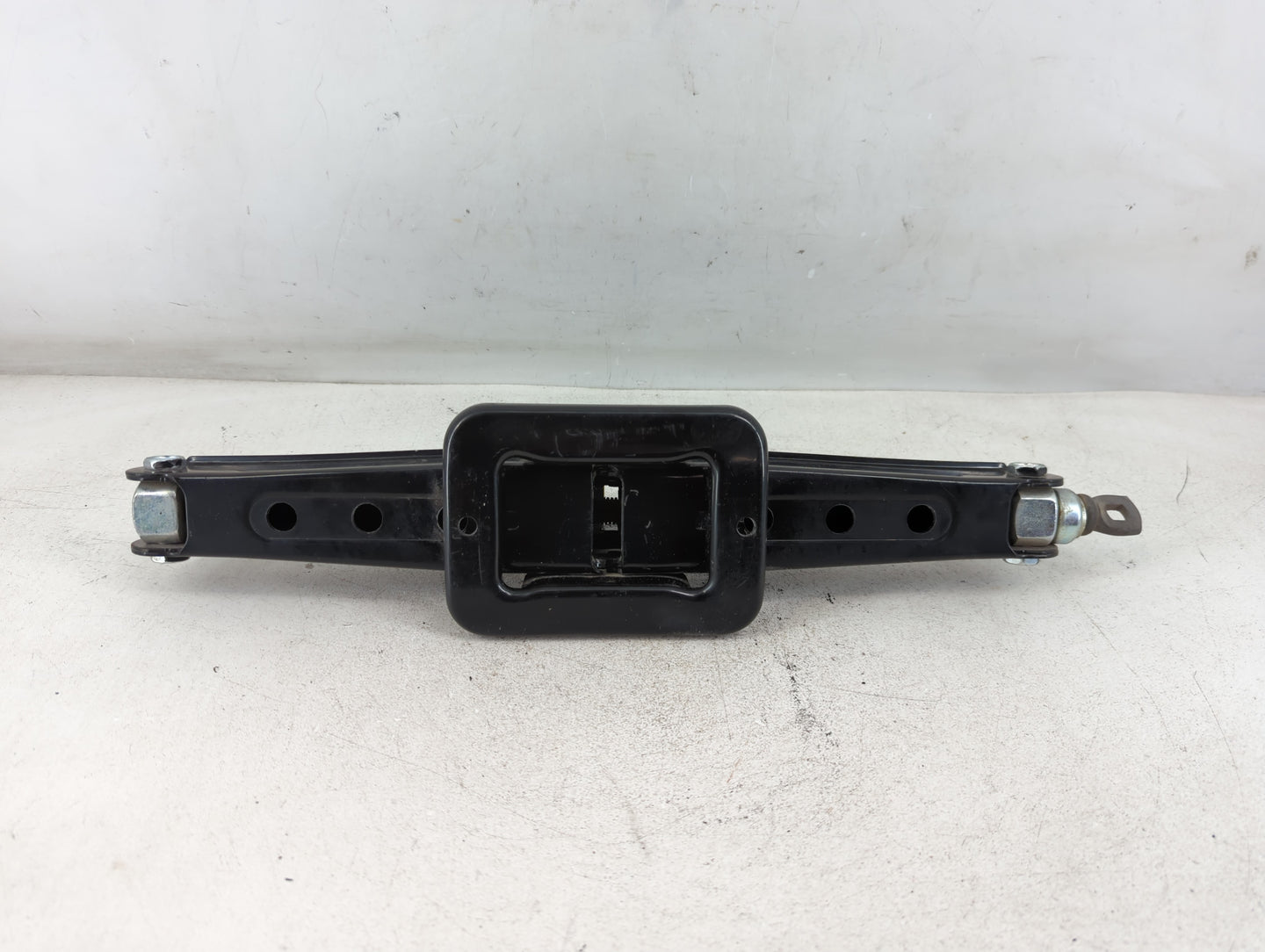 2012 Kia Sorento Spare Scissor Car Jack - Oemusedautoparts1.com