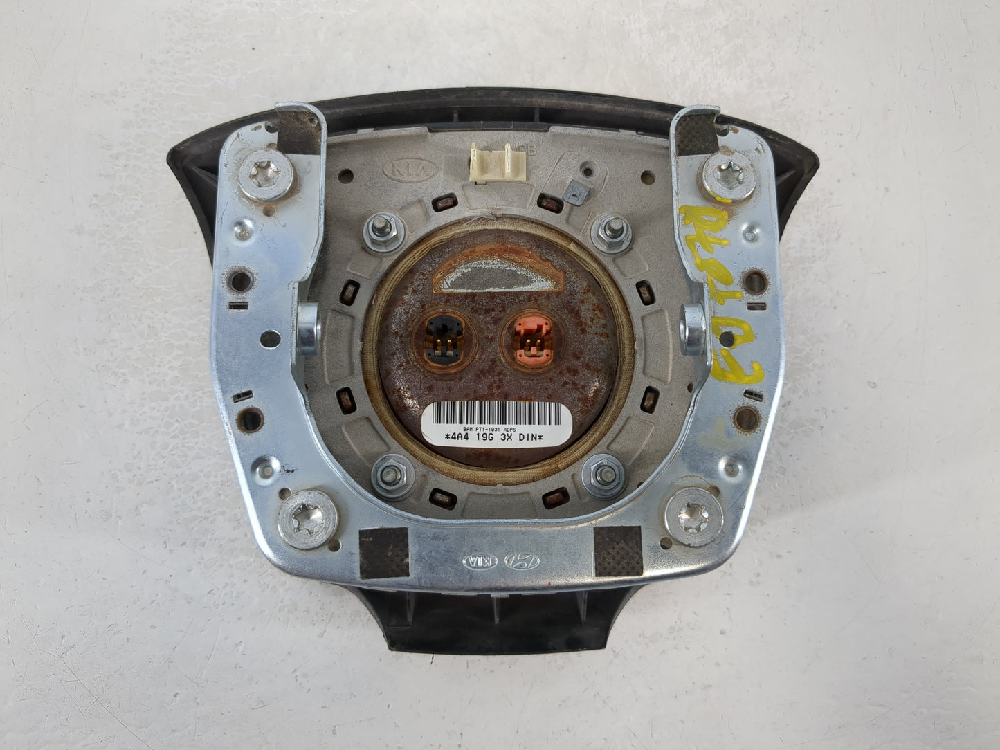 2011-2013 Kia Sorento Air Bag Driver Left Steering Wheel Mounted P/N:56900 1U000 Fits Fits 2011 2012 2013 OEM Used Auto Part
