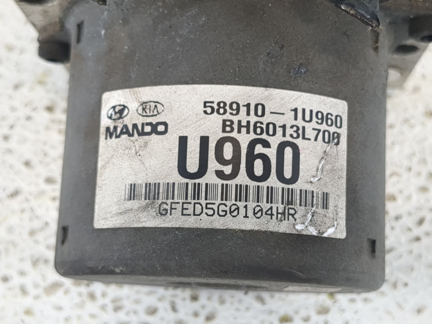 2011-2013 Kia Sorento ABS Pump Control Module Replacement P/N:58910-1U960 Fits Fits 2011 2012 2013 OEM Used Auto Parts - Oem