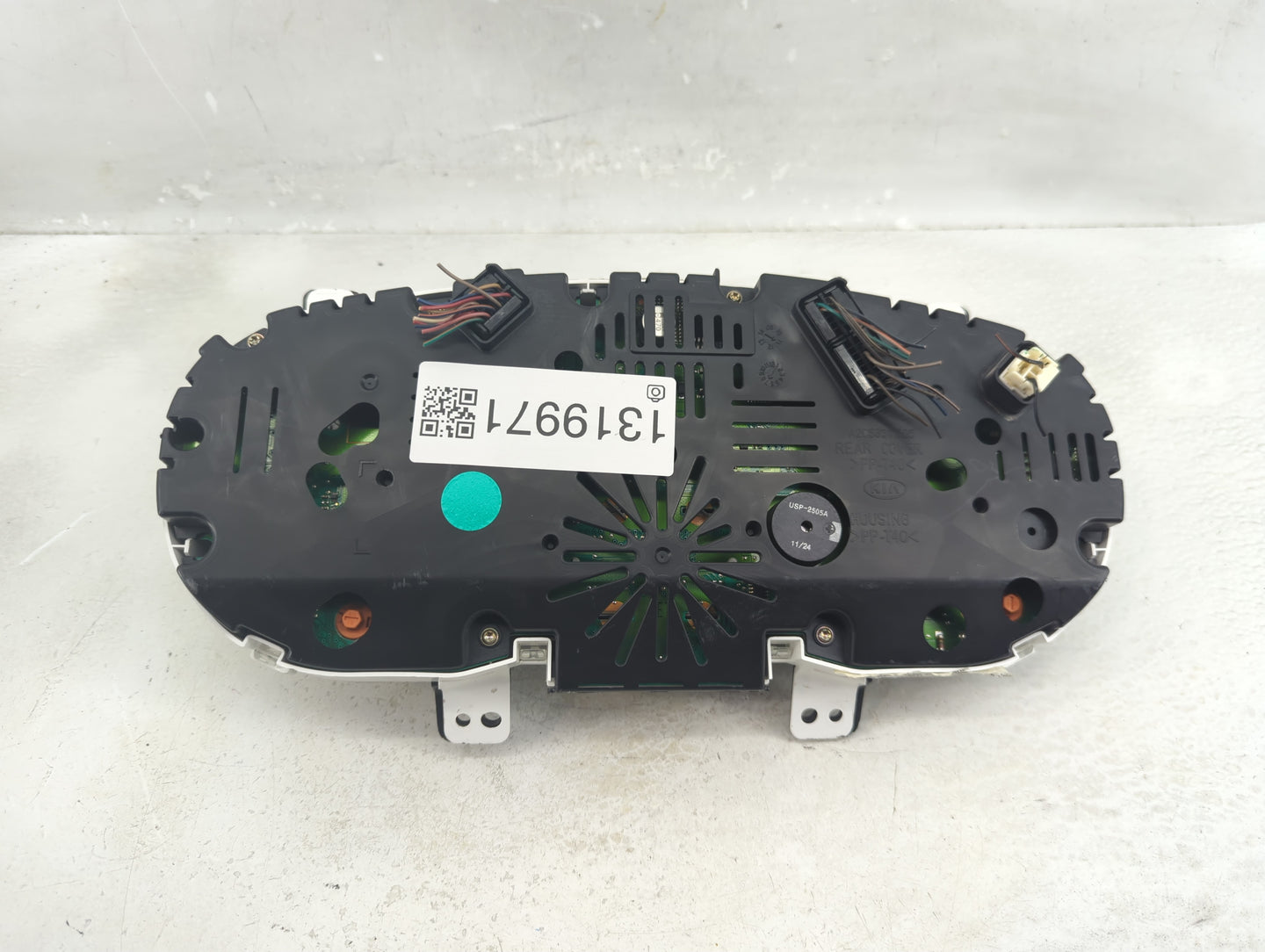 2011-2013 Kia Sorento Instrument Cluster Speedometer Gauges P/N:A2C53311478 Fits Fits 2011 2012 2013 OEM Used Auto Parts - O