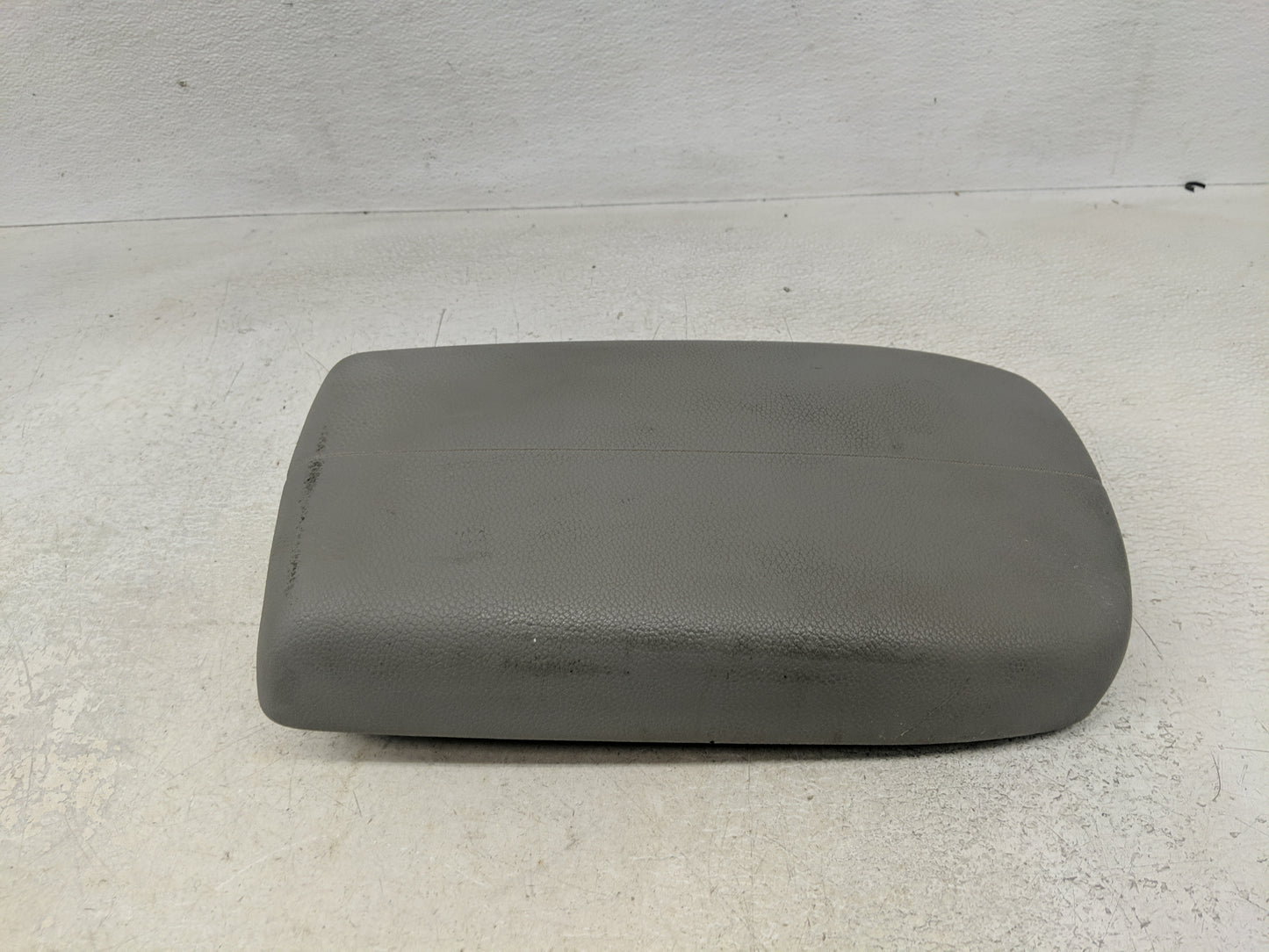 2012 Kia Sorento Center Console Armrest Cover Lid Fits OEM Used Auto Parts - Oemusedautoparts1.com