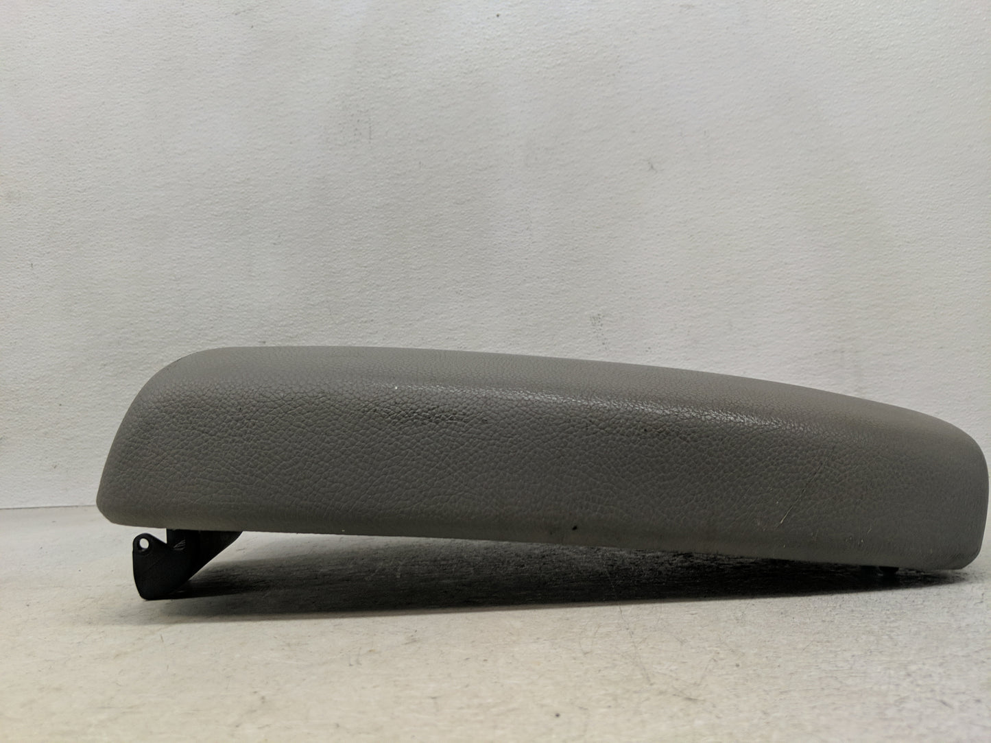 2012 Kia Sorento Center Console Armrest Cover Lid Fits OEM Used Auto Parts - Oemusedautoparts1.com