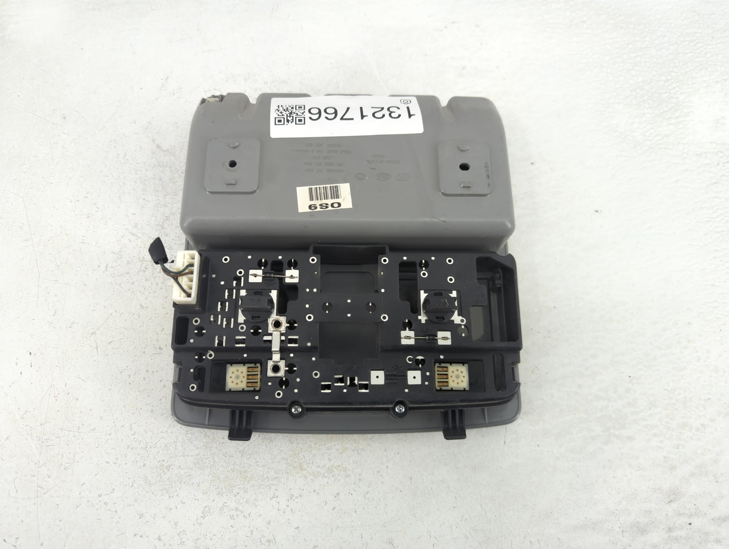 2012 Kia Sorento Overhead Roof Console - Oemusedautoparts1.com
