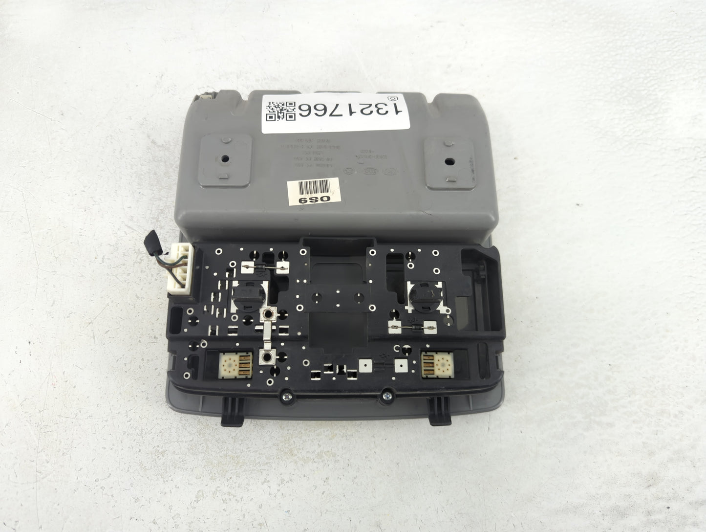 2012 Kia Sorento Overhead Roof Console - Oemusedautoparts1.com