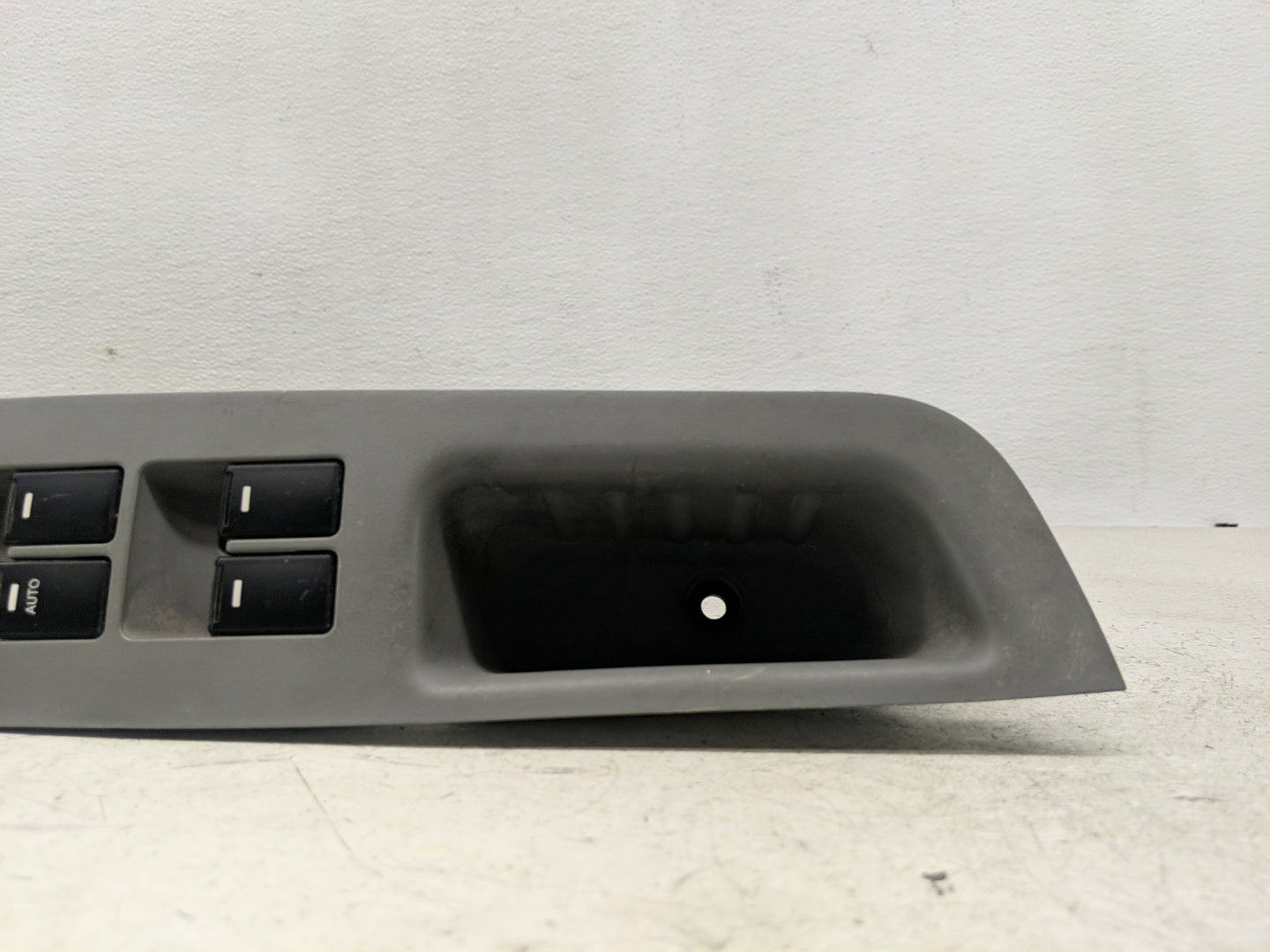 2011-2012 Kia Sorento Master Power Window Switch Replacement Driver Side Left P/N:93570-1U101H9 Fits Fits 2011 2012 OEM Used