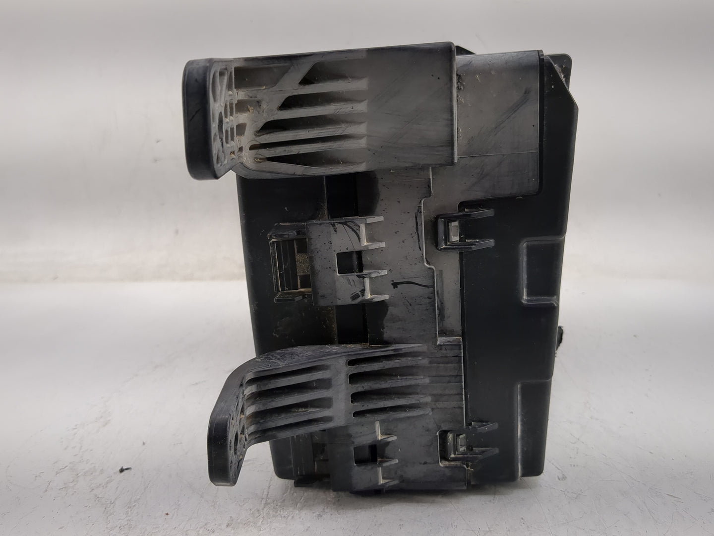 2011-2013 Kia Sorento Fusebox Fuse Box Panel Relay Module Fits Fits 2011 2012 2013 OEM Used Auto Parts - Oemusedautoparts1.c