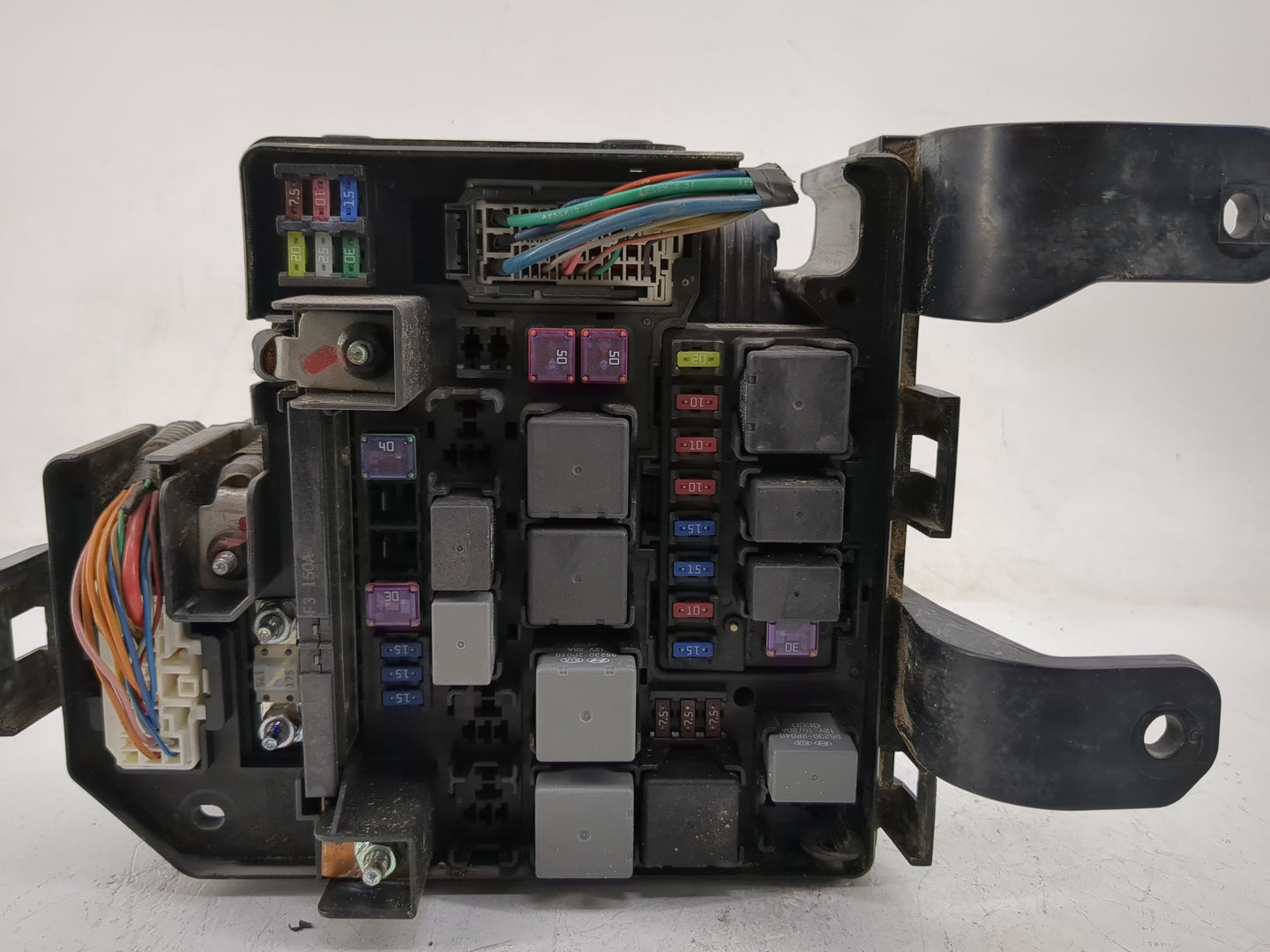2011-2013 Kia Sorento Fusebox Fuse Box Panel Relay Module Fits Fits 2011 2012 2013 OEM Used Auto Parts - Oemusedautoparts1.c