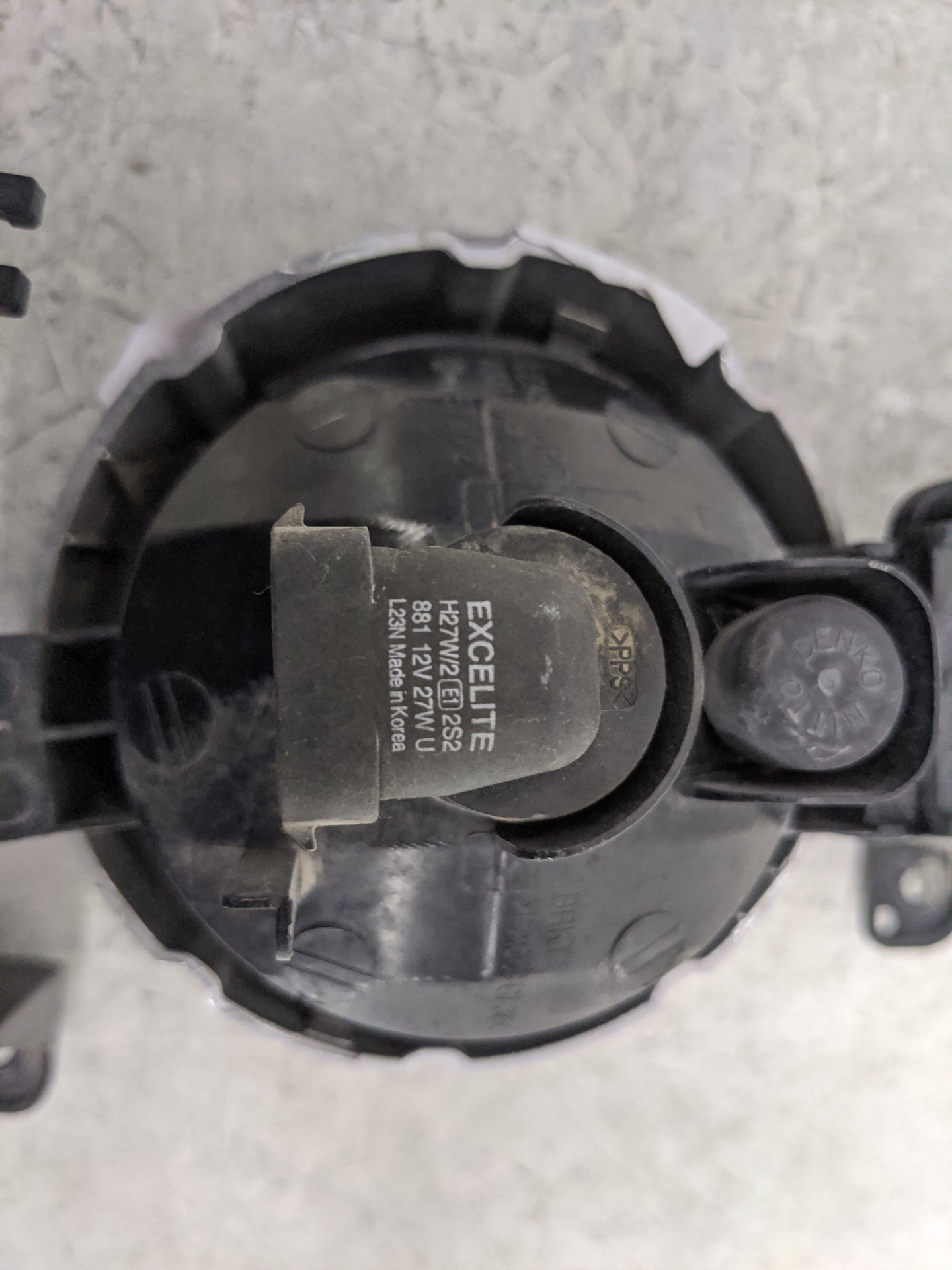 2011-2013 Kia Sorento Passenger Right Oem Fog Light Lamp - Oemusedautoparts1.com