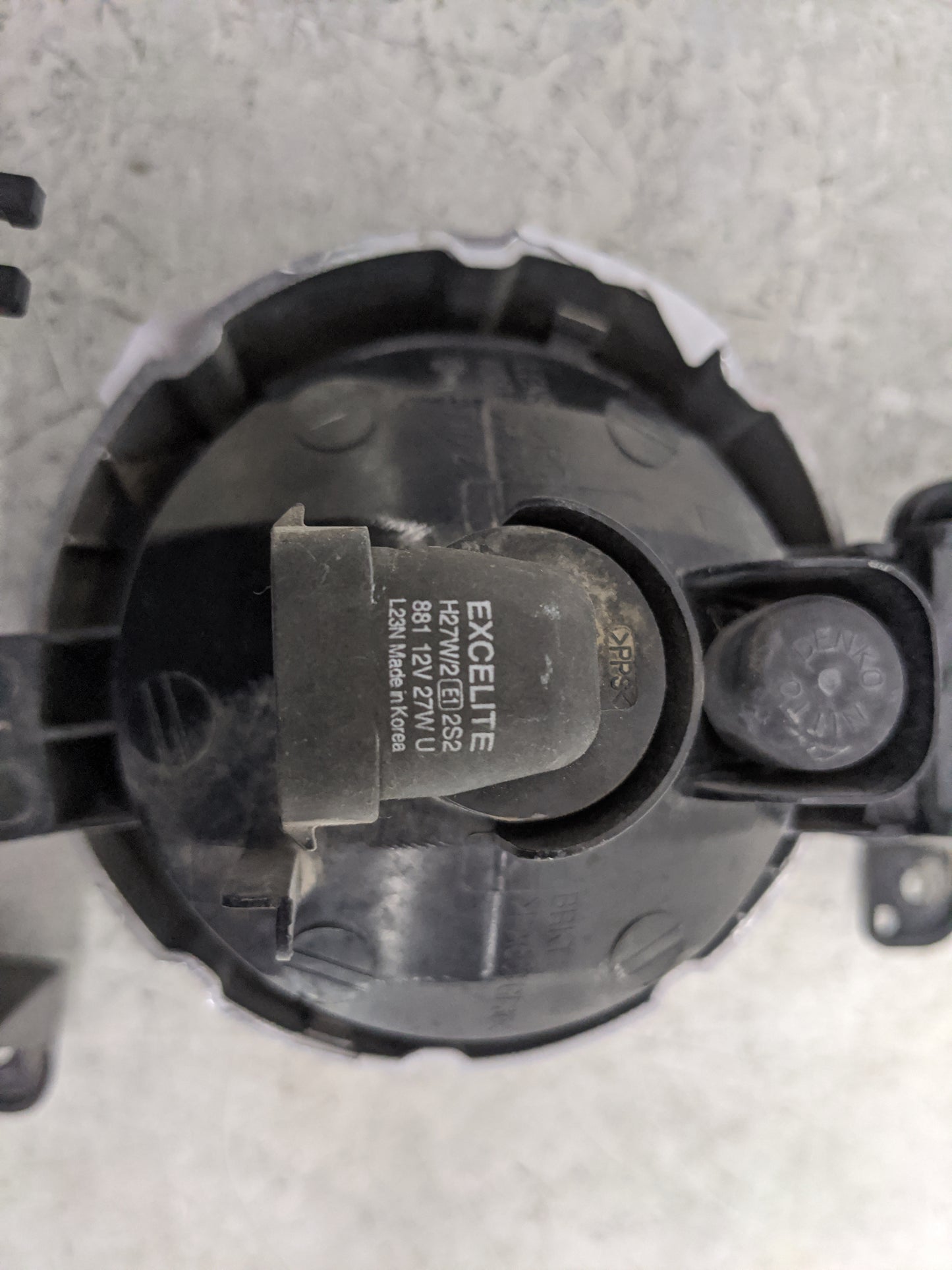 2011-2013 Kia Sorento Passenger Right Oem Fog Light Lamp - Oemusedautoparts1.com