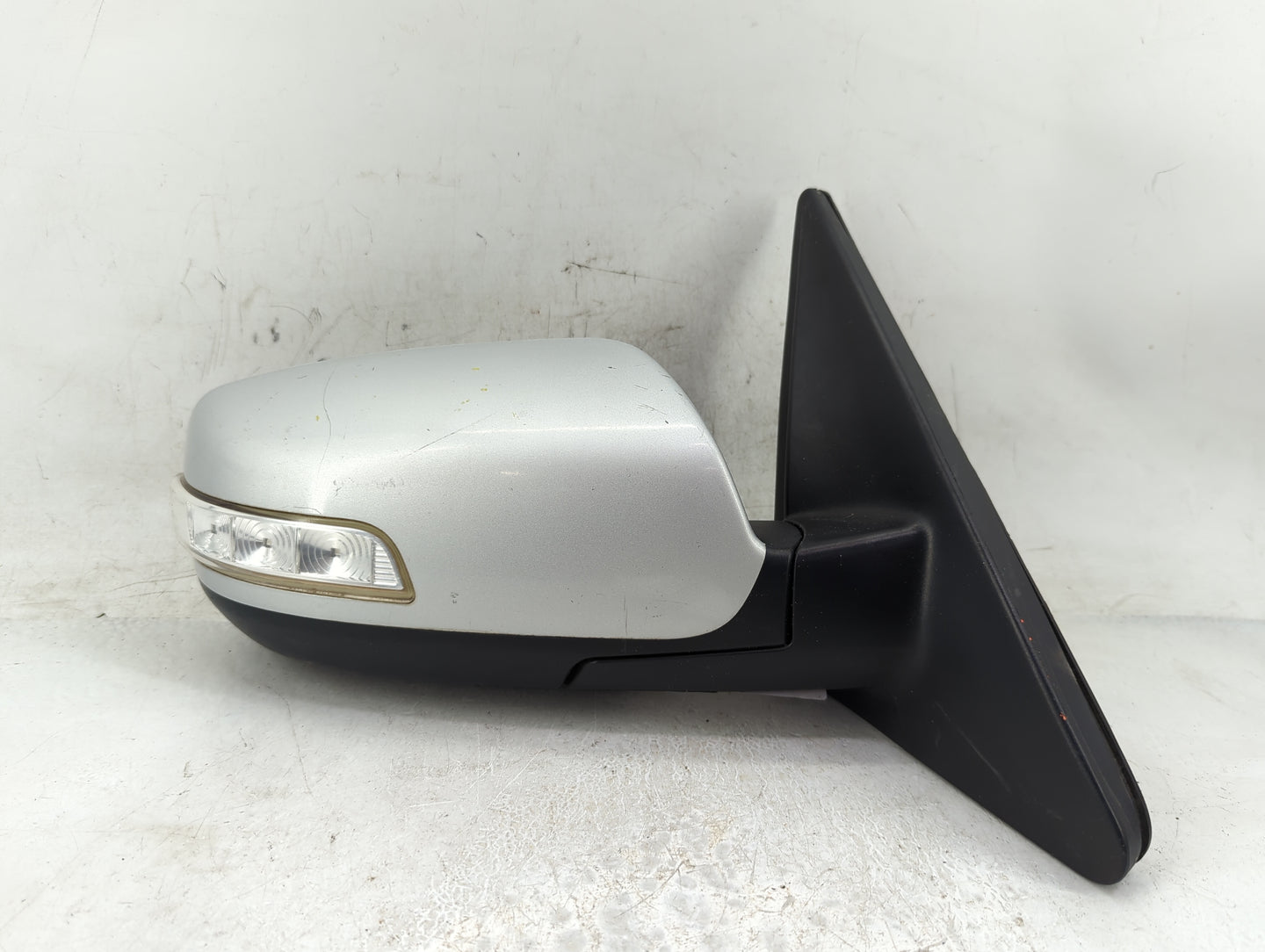 2011-2013 Kia Sorento Passenger Side View Mirror - Right Door Mirror OEM Used - Oemusedautoparts1.com