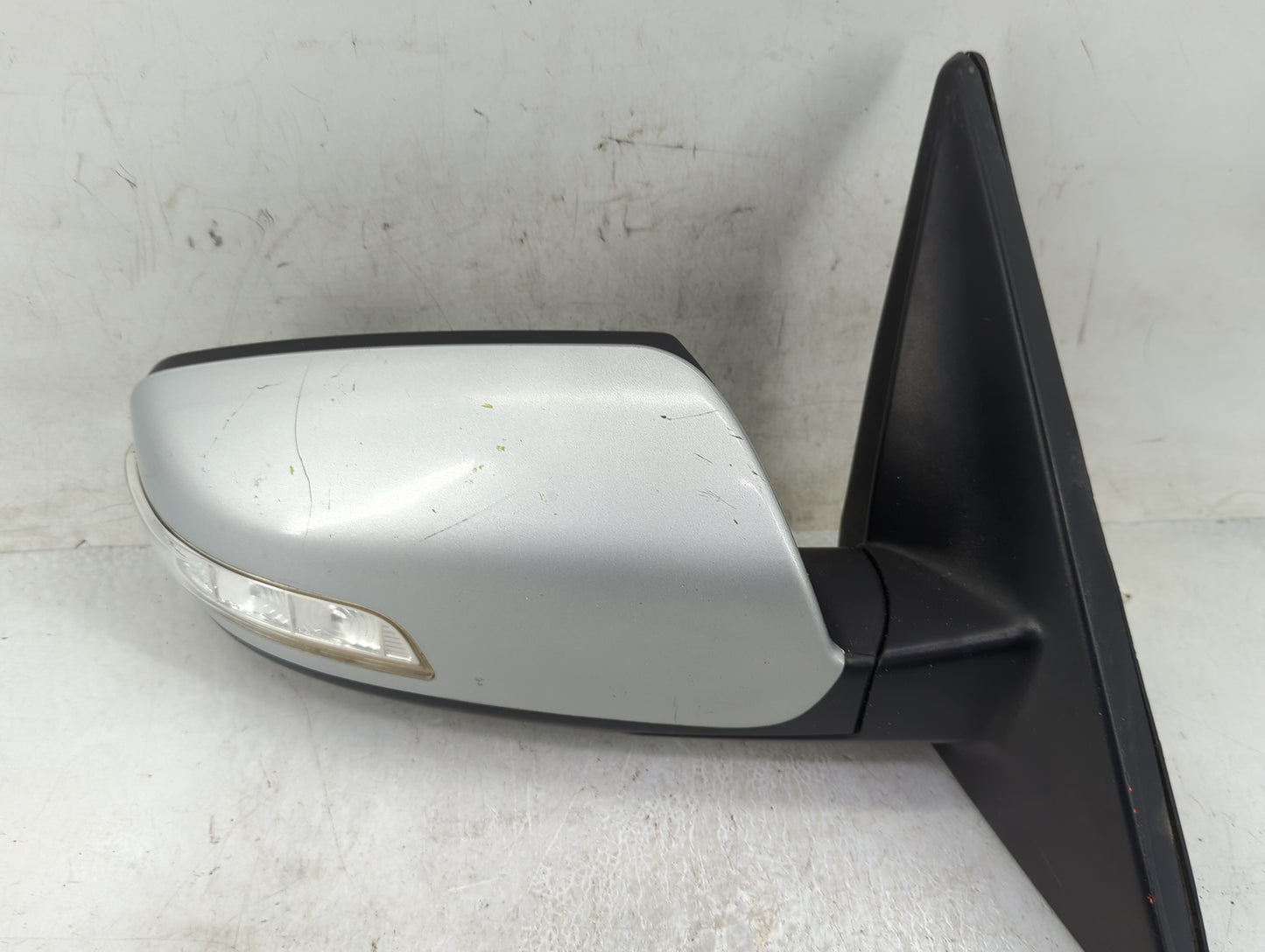 2011-2013 Kia Sorento Passenger Side View Mirror - Right Door Mirror OEM Used - Oemusedautoparts1.com