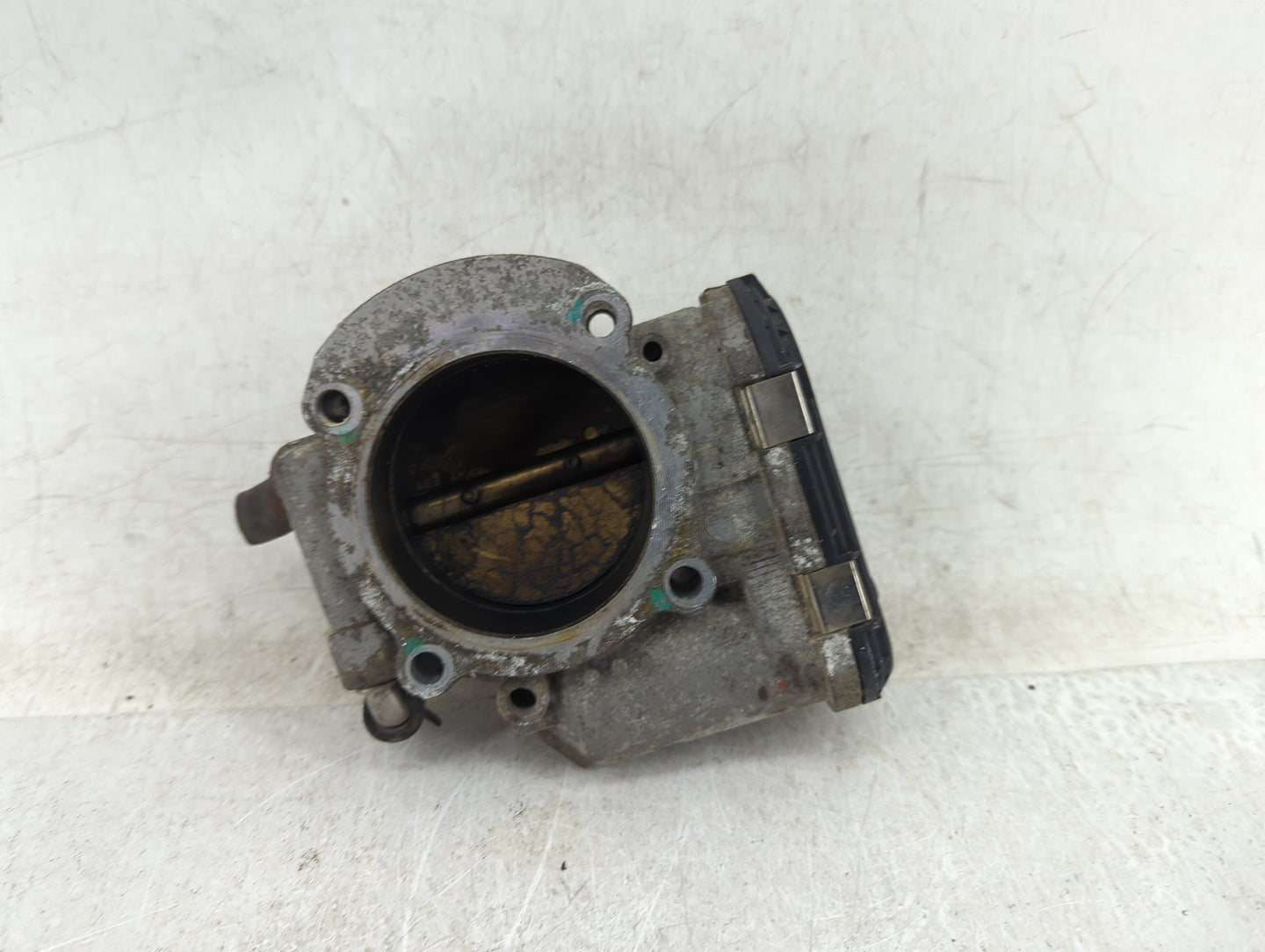 2012-2015 Kia Sorento Throttle Body P/N:35100-2G700 Fits Fits 2011 2012 2013 2014 2015 2016 OEM Used Auto Parts - Oemusedaut