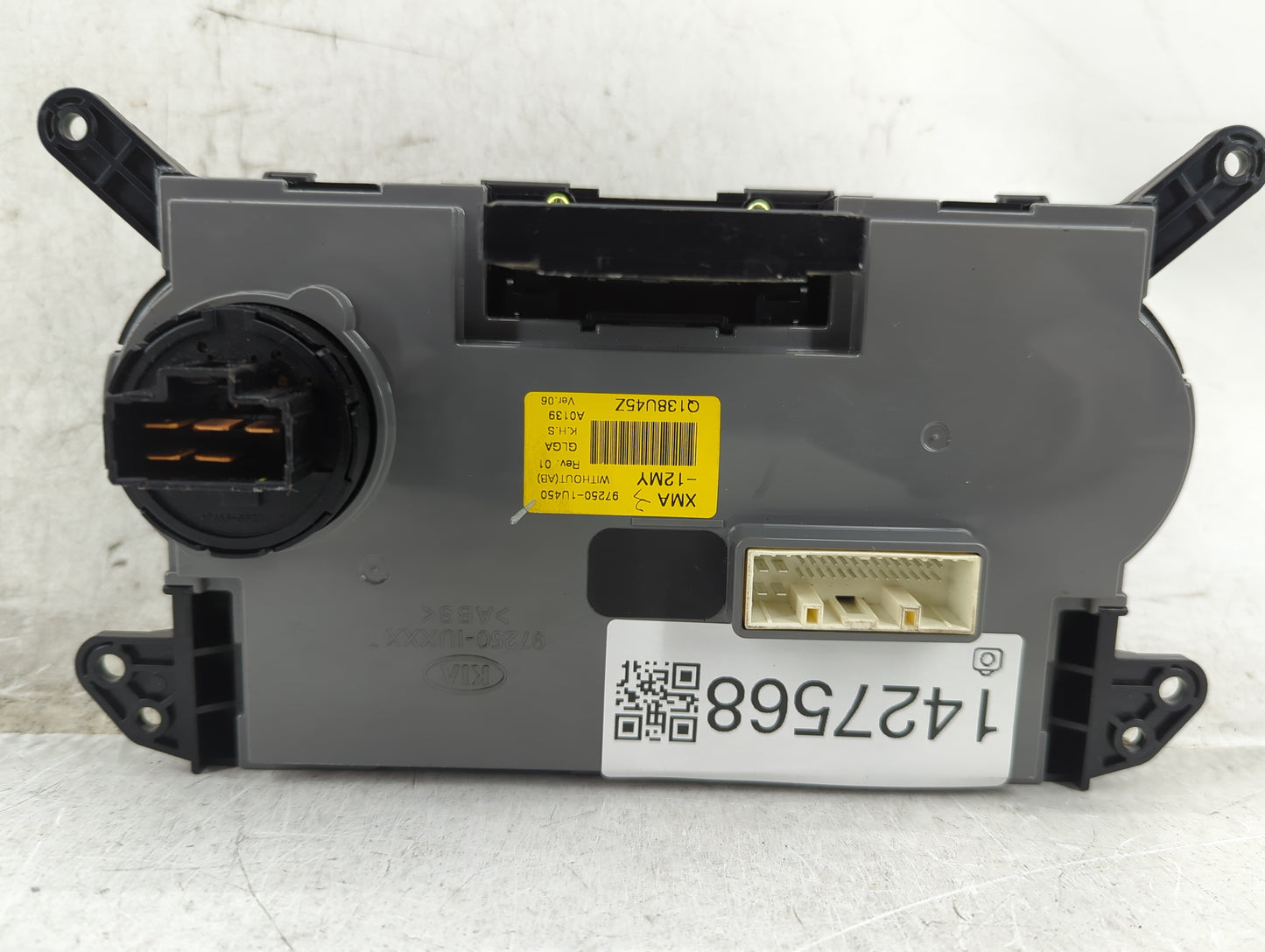 2012-2013 Kia Sorento Climate Control Module Temperature AC/Heater Replacement P/N:97250-1U450 Fits Fits 2012 2013 OEM Used 