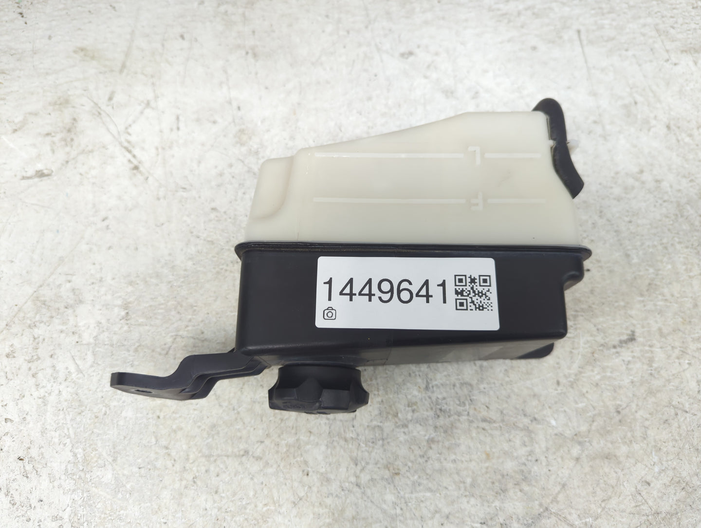 2011-2013 Kia Sorento Radiator Coolant Overflow Expansion Tank Bottle 1449641 - Oemusedautoparts1.com