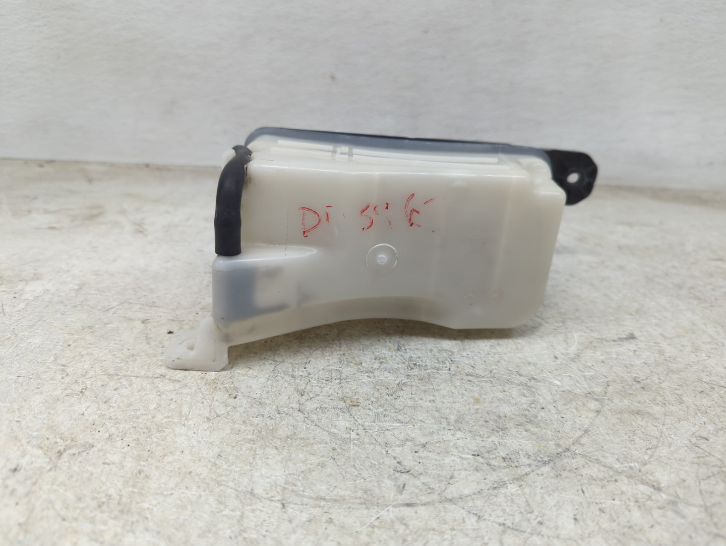2011-2013 Kia Sorento Radiator Coolant Overflow Expansion Tank Bottle 1449641 - Oemusedautoparts1.com