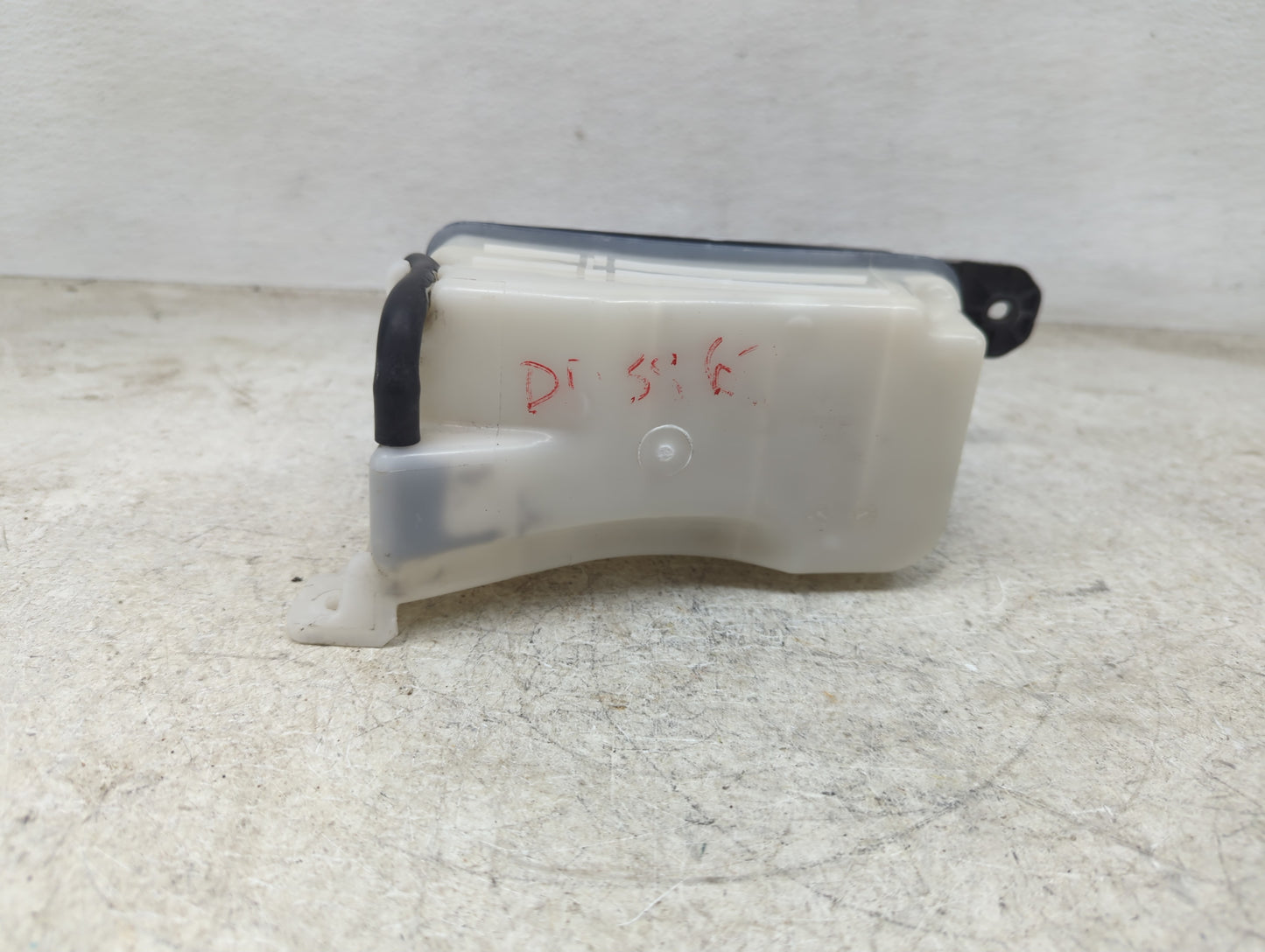 2011-2013 Kia Sorento Radiator Coolant Overflow Expansion Tank Bottle 1449641 - Oemusedautoparts1.com