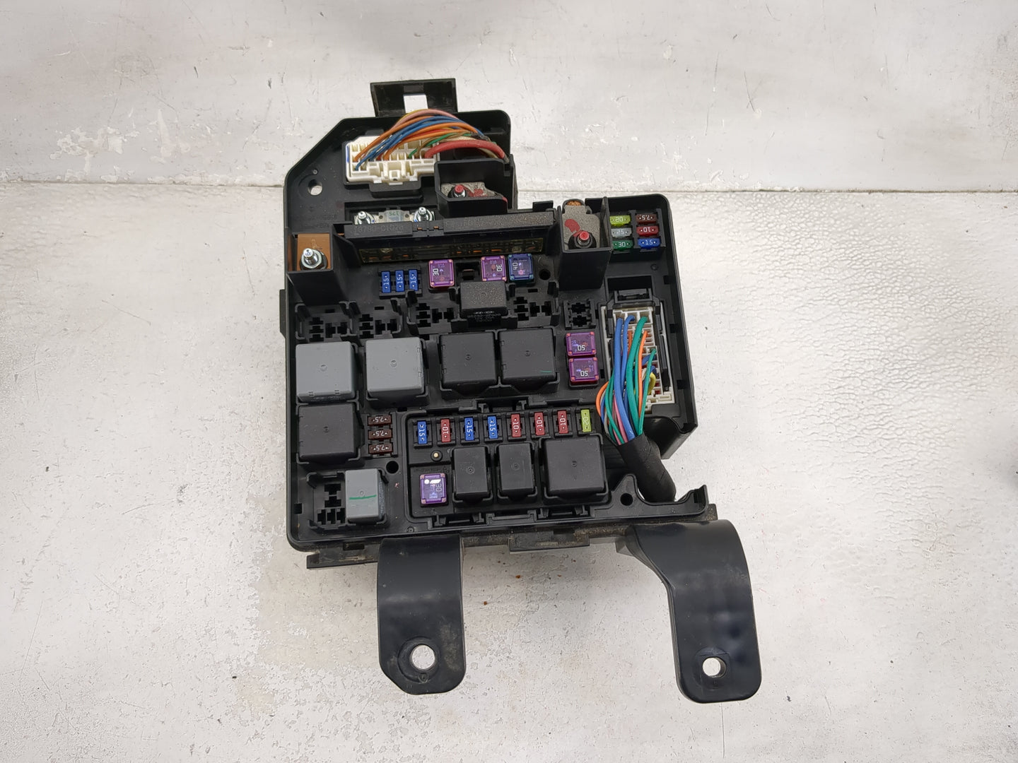 2011-2013 Kia Sorento Fusebox Fuse Box Panel Relay Module P/N:1104280147 Fits Fits 2011 2012 2013 OEM Used Auto Parts - Oemu